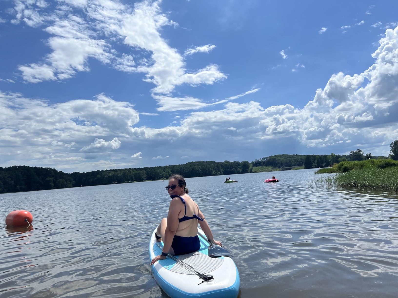SereneLife 10’ Inflatable Stand Up Paddle Board with Premium SUP Accessories - Wide Stable Design with Non-Slip EVA Deck Pad, for Youth and Adults, 350 lbs. Capacity customer photo 2