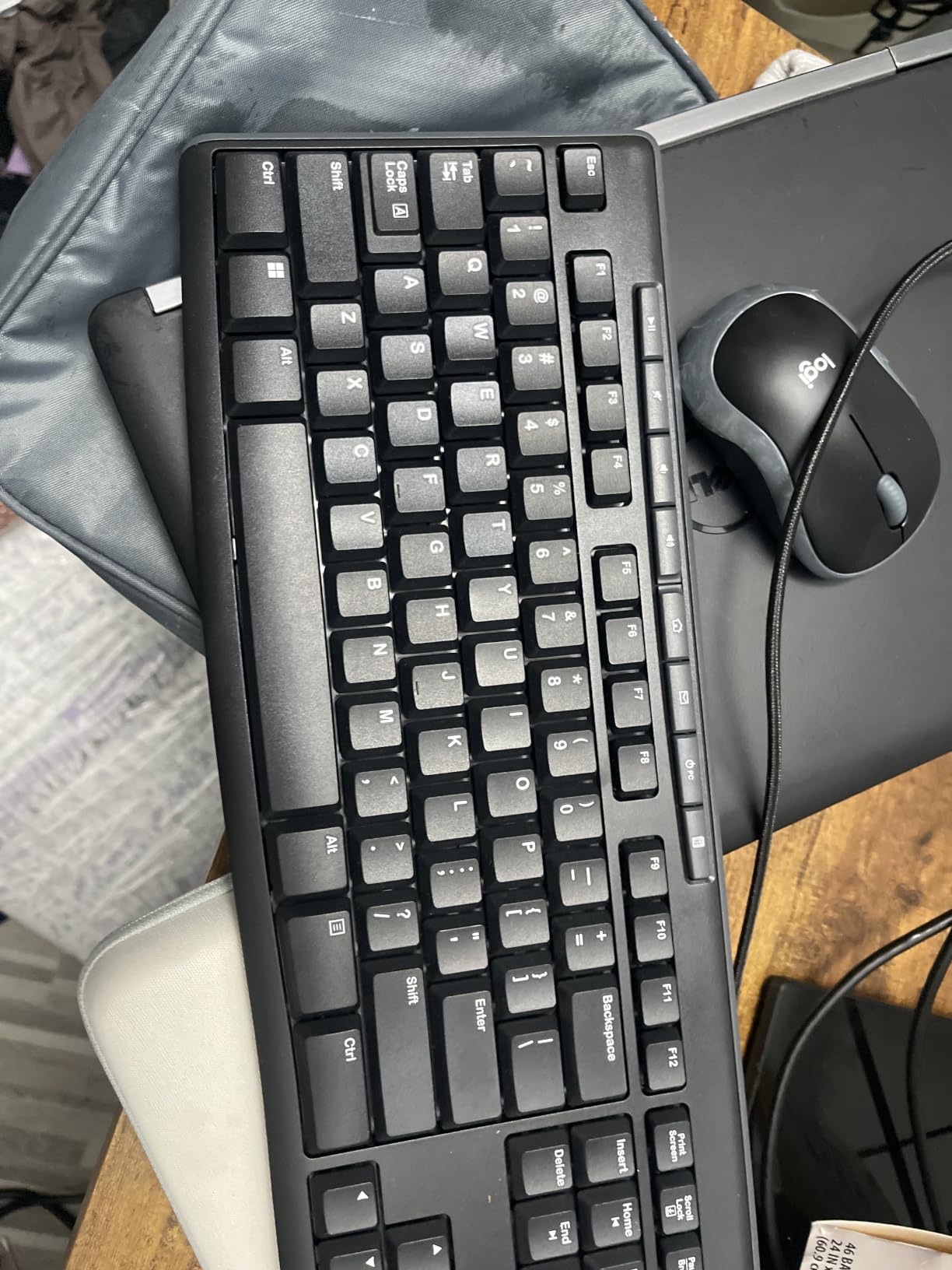Logitech MK270 Full Size Wireless Keyboard and Mouse Combo - Black customer photo 1