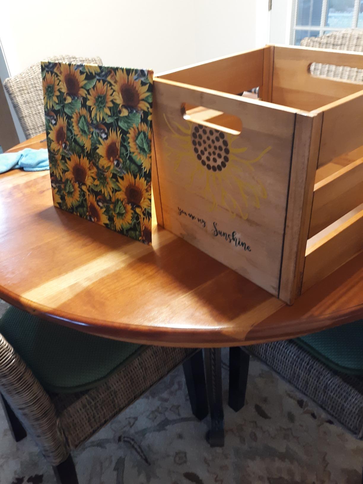Victrola Wooden Record Crate – Tabletop Vinyl Album Holder, No-Tool Assembly, Holds Over 50 Records, Real Wood Construction, Elegant Design (Natural Wood) customer photo 2