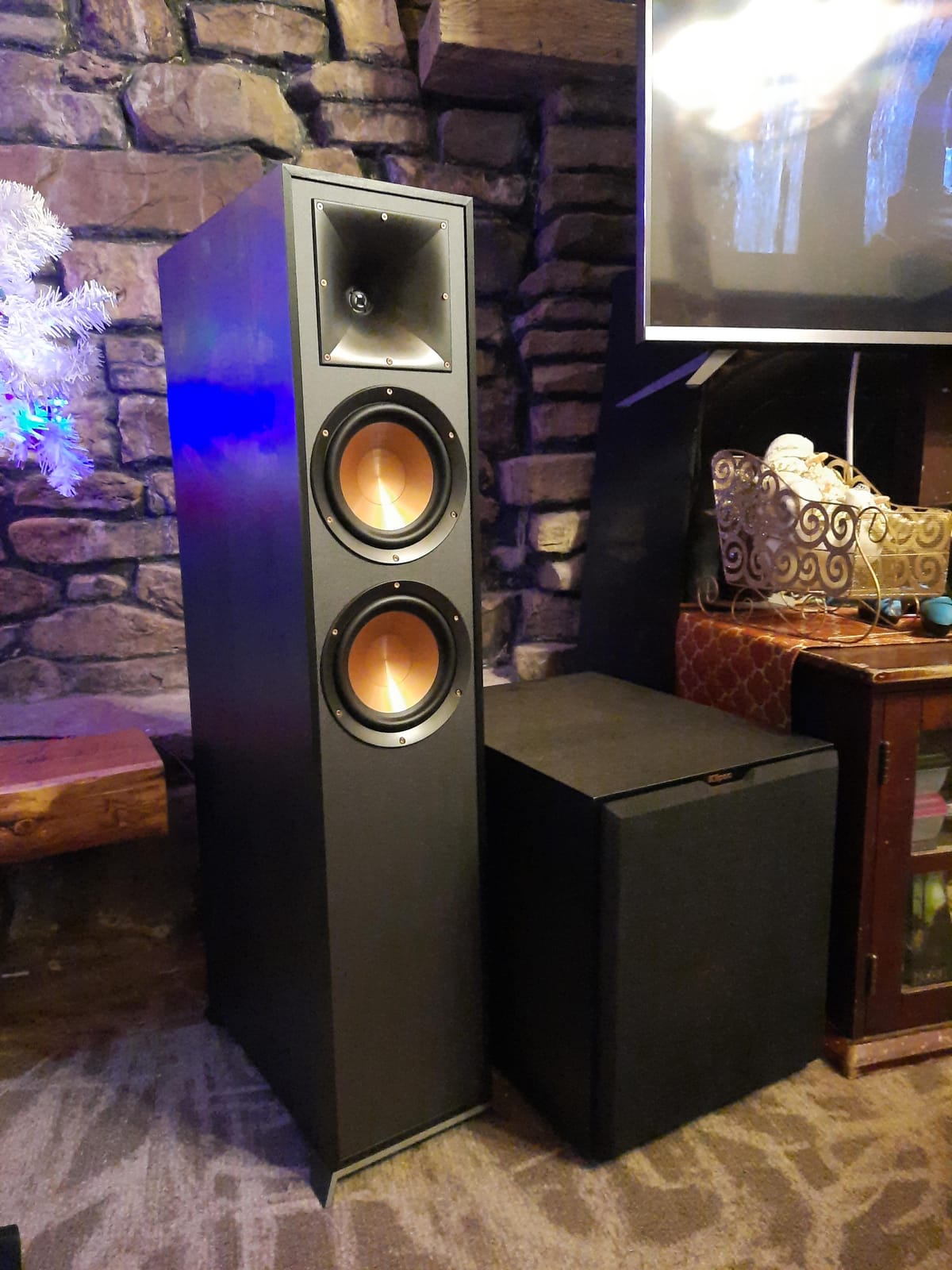 Klipsch R-625FA Powerful Detailed Floorstanding Single Home Speaker Black customer photo 1
