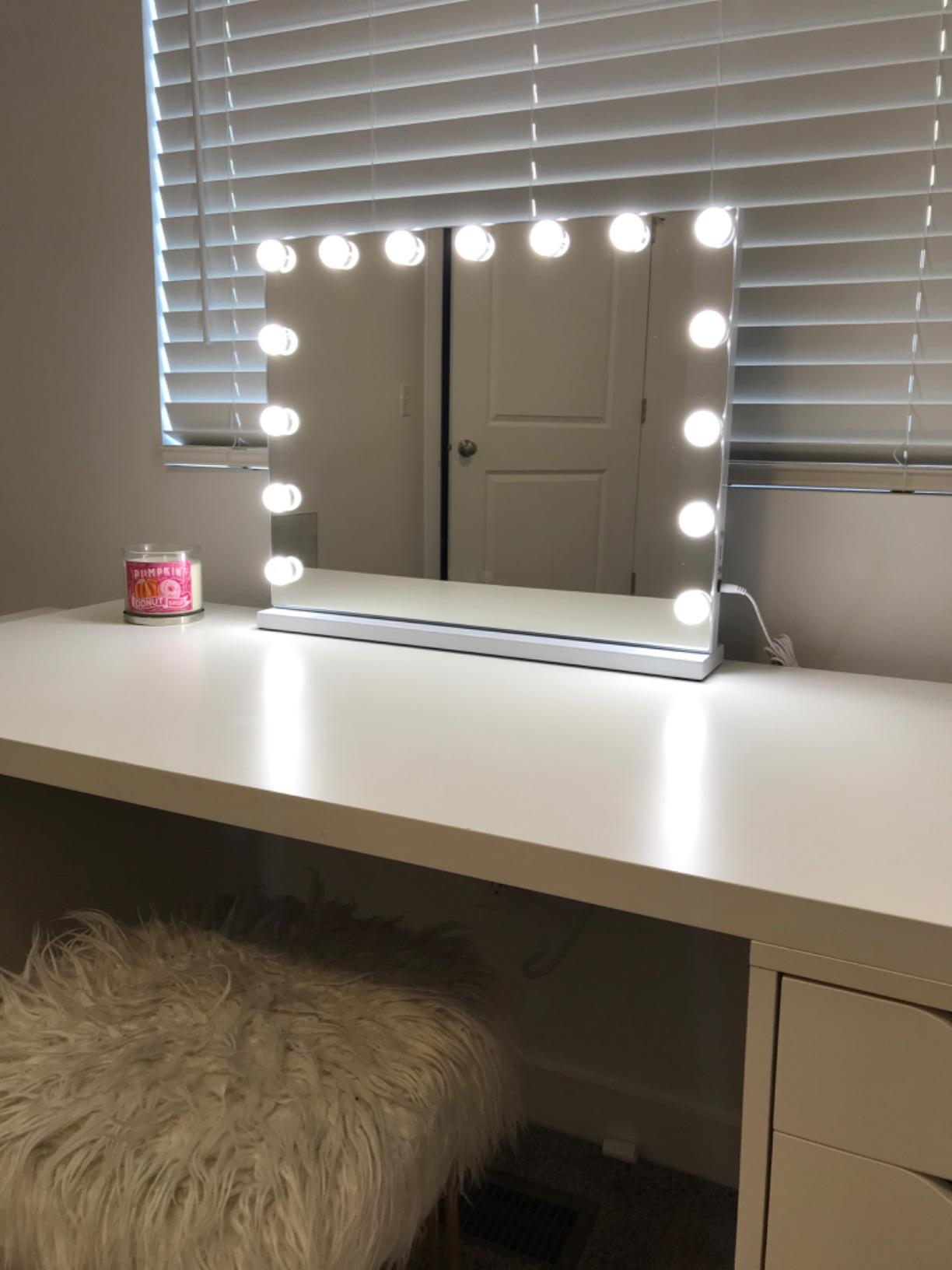 Hansong Vanity Mirror with Lights: Hollywood Lighted Makeup Mirror with 15 LED Bulbs, 22.8''x18'' Light Up Mirror with 3 Colors Modes for Desk, Large Mirrors with USB Charging Port for Bedroom, White customer photo 2