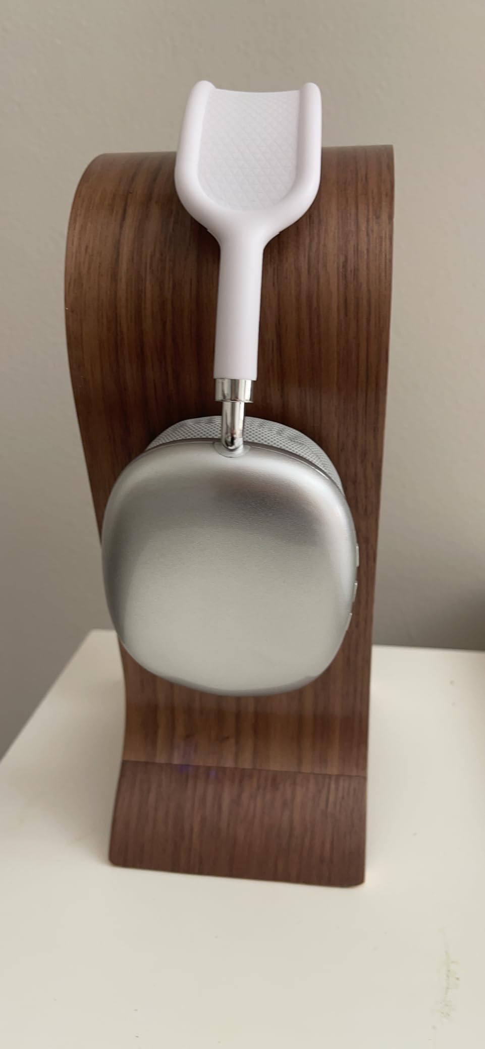 Headphone Stand Wood, Headset Stand for Desk, Walnut Gaming Headphone Holder Compatible for Sennheiser, Bose, Beats, Razer, AKG, Airpod Max, HyperX, Sony PS4 et. customer photo 2