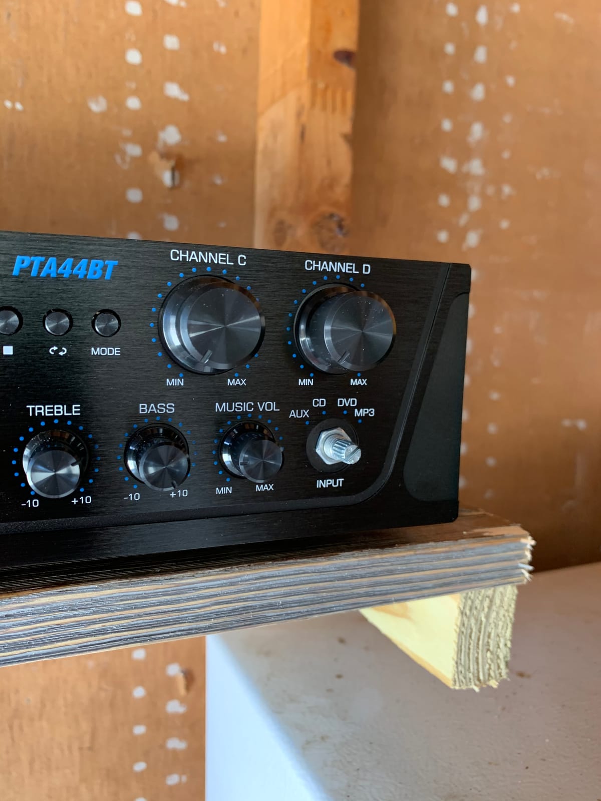 Pyle 4-Channel Audio Amplifier with Bluetooth - Home Stereo Receiver w/ 500W Max Power - Commercial or Karaoke - Dual Mic Input with Echo, Vol, Talk-Over - AUX In - Sub Out - USB-A MP3 Player, AM/FM customer photo 2