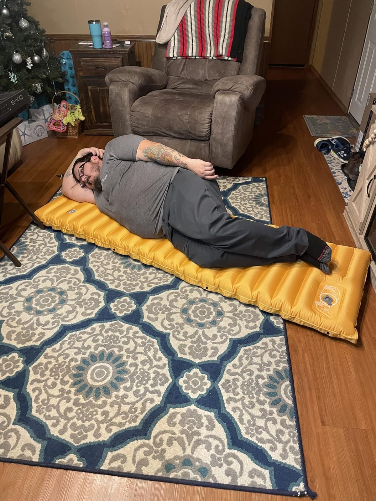 ZOOOBELIVES Inflatable Camping Sleeping Pad, 4-Inch Thick Full Air Support, No Bottoming Out for Side Sleepers, Camping & Backpacking Mattress with Built-in Foot Pump, Durable & Compact – Airlive2000 customer photo 1