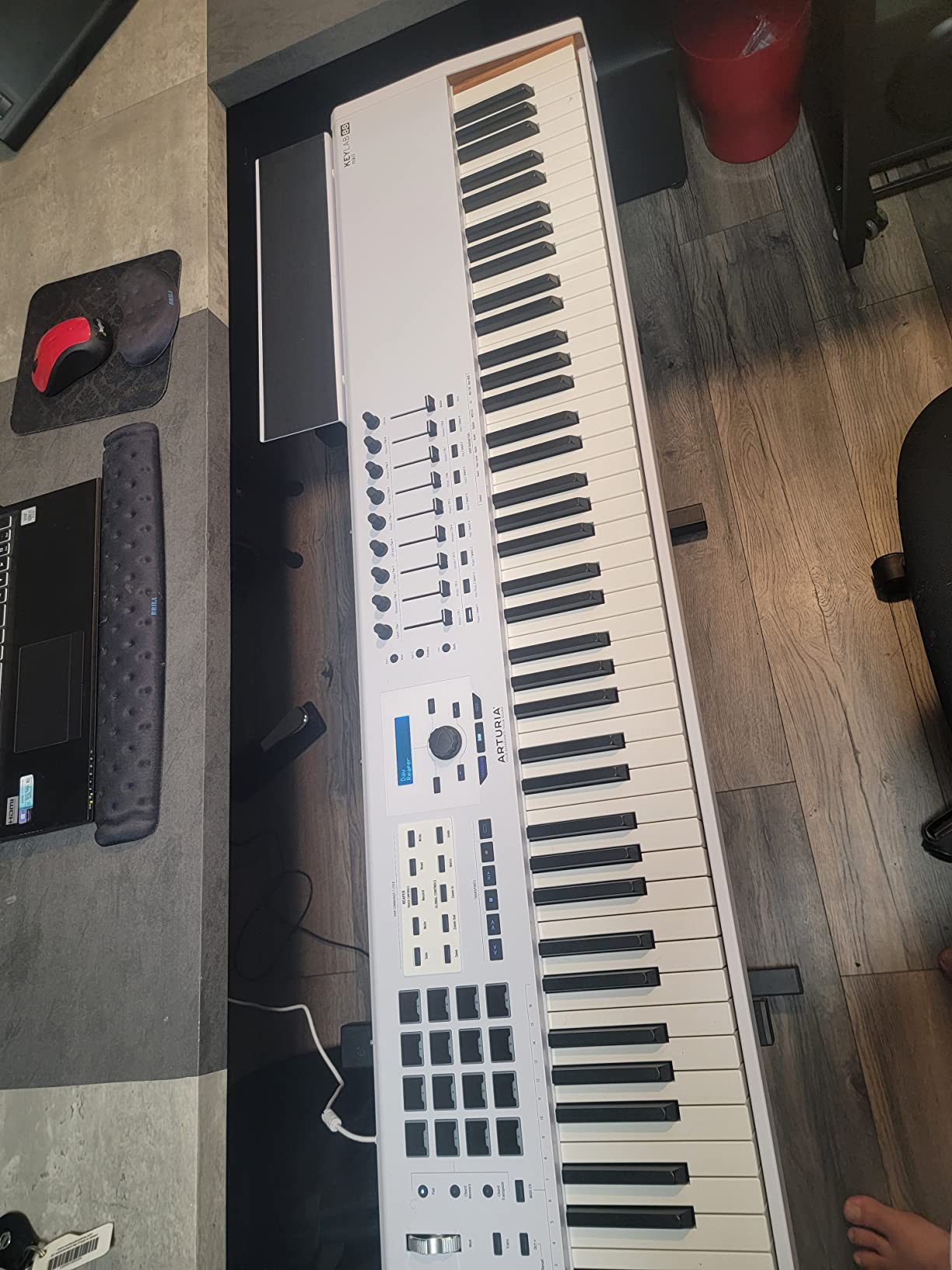 Arturia KeyLab 88 MkII 88 Key Weighted USB MIDI Keyboard Controller — Aftertouch, Velocity Sensitive, Hammer-Action, Piano Feel, With 16 Drum Pads, 9 Faders, 9 Knobs and Analog Lab V Software Included customer photo 2