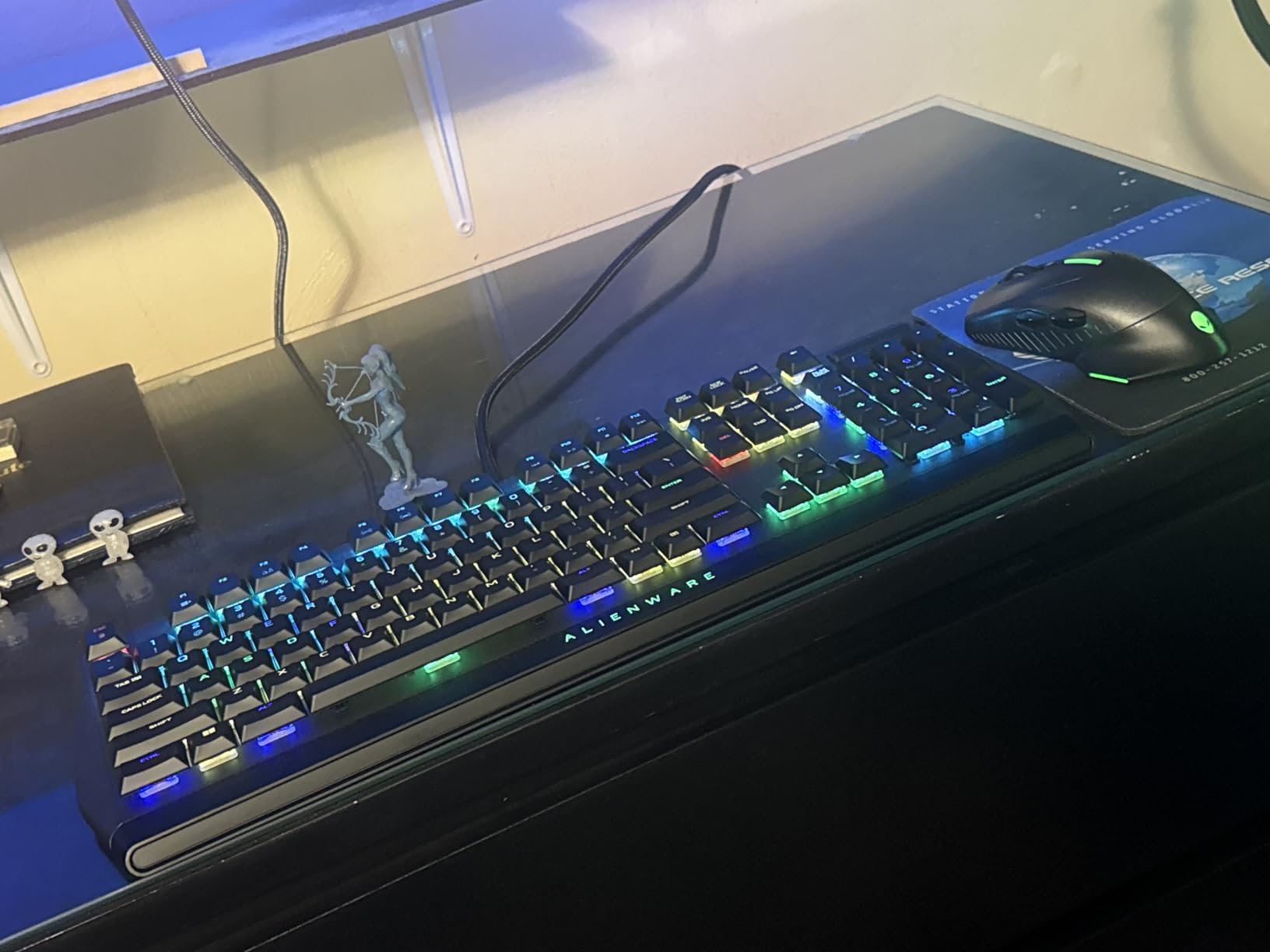 Alienware Low-Profile RGB Gaming Keyboard AW510K, AlienFx Per Key RGB LED Color Backlighting, Media CONTROLS & USB Passthrough, Cherry MX Low Profile Red Switches customer photo 2