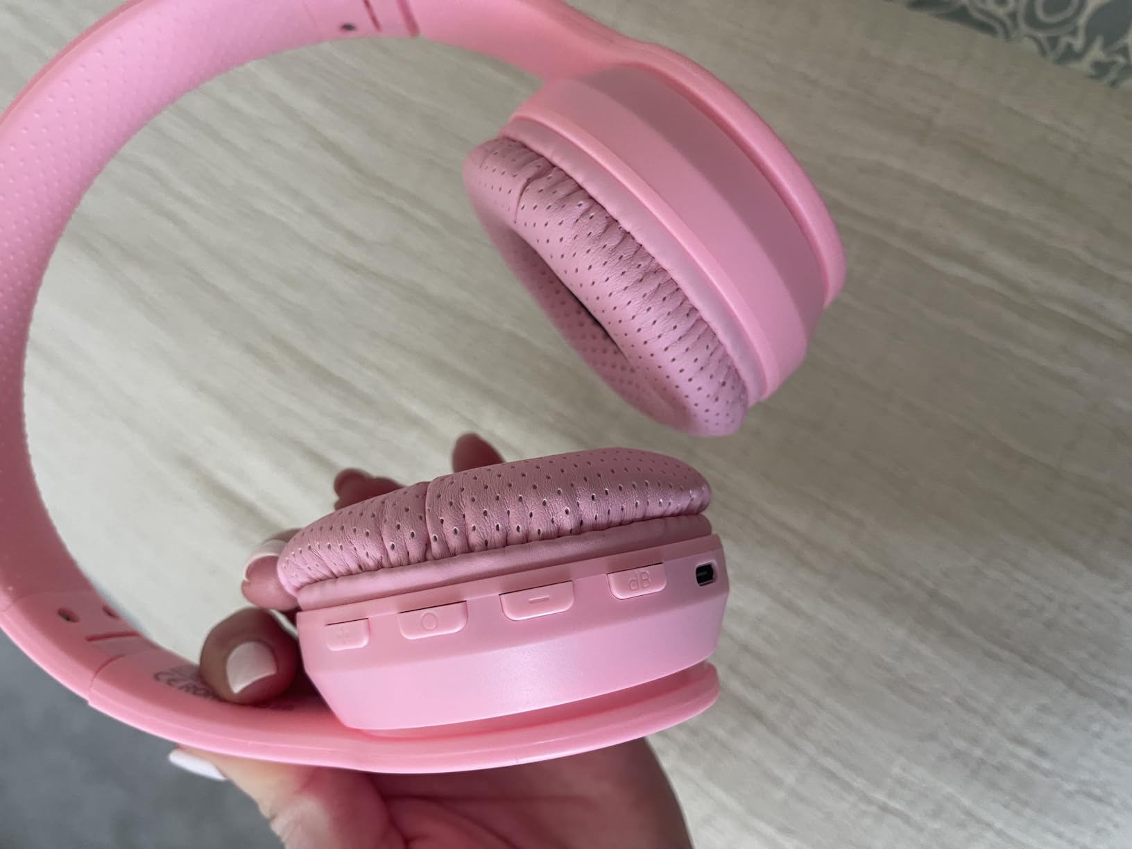 Kids Bluetooth Headphones Wireless 68 Hours,Safe Volume Limit 85/94dB Pink customer photo 1