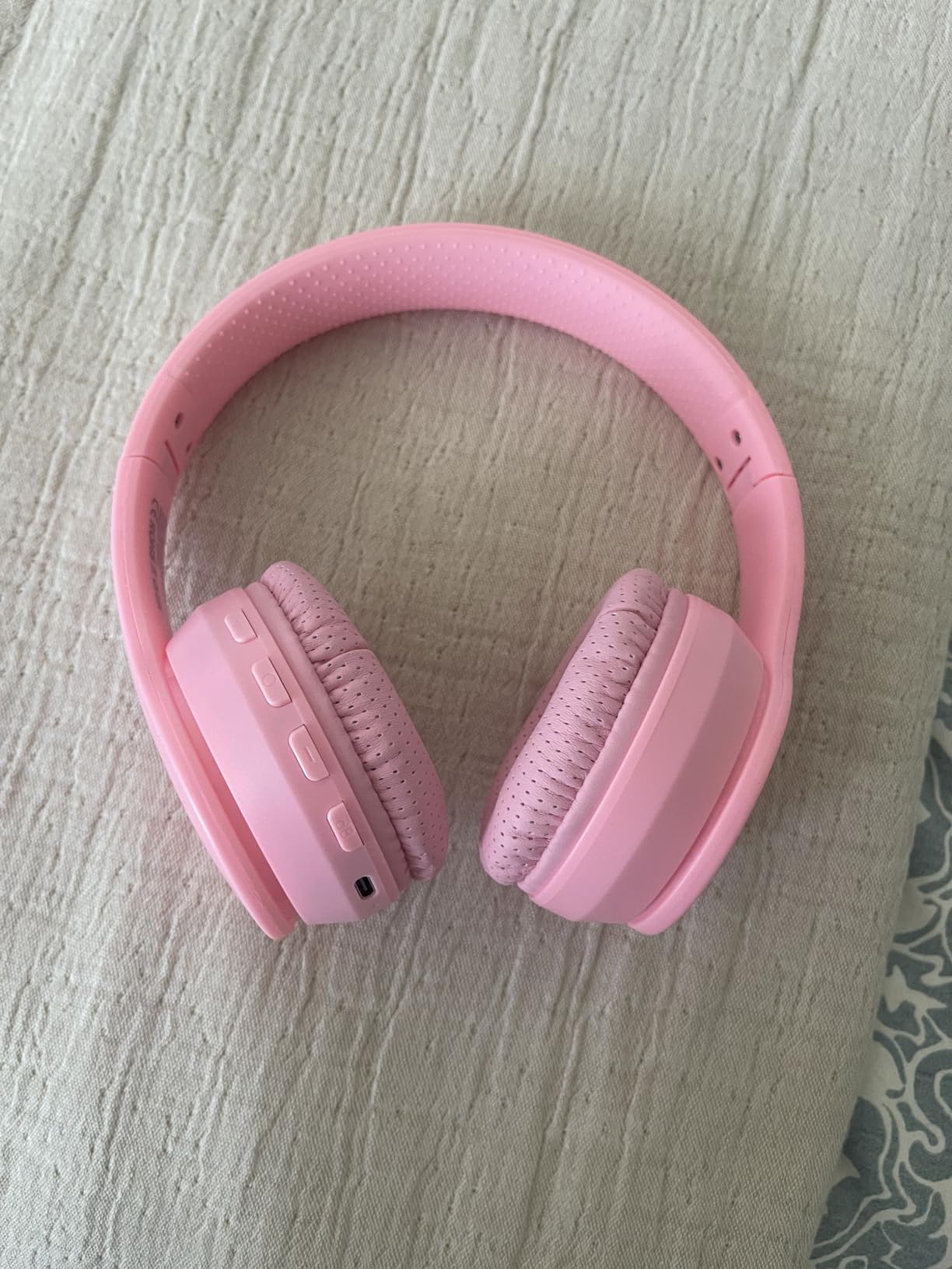 Kids Bluetooth Headphones Wireless 68 Hours,Safe Volume Limit 85/94dB Pink customer photo 2