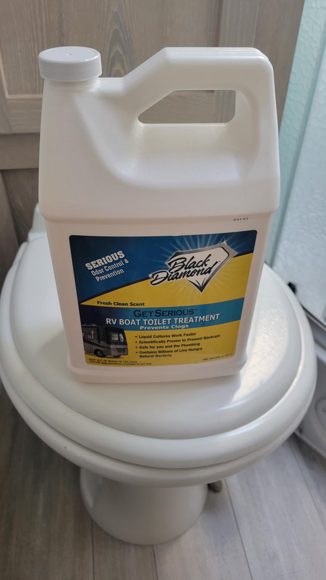Black Diamond Stoneworks GET SERIOUS RV,Boat,Camper Chemical Toilet Holding Tank Treatment&Deodorizer.Works Faster Than Tablets or Packs in Grey&Black Water. Concentrated with Stress Relief Fragrance customer photo 1