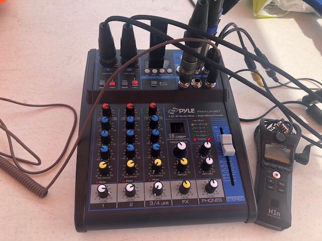 Pyle Professional Audio Mixer Sound Board Console System Interface 4 Channel Digital USB Bluetooth MP3 Computer Input 48V Phantom Power Stereo DJ Studio Streaming FX 16-Bit DSP Processor - PMXU43BT.5 customer photo 2
