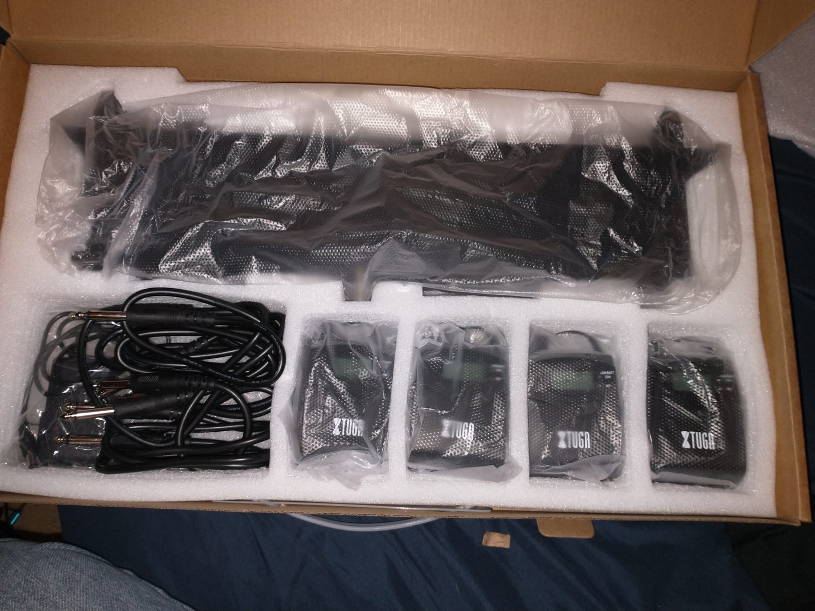 XTUGA RW2080 Wireless in Ear Monitor System,4 Bodypacks UHF IEM(902-928mhz) customer photo 1