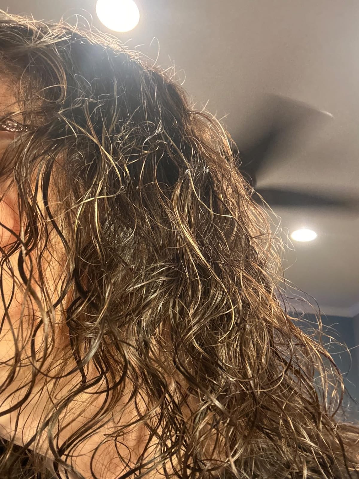 Universal Hair Diffuser “Super Sturdy” 1.7 Inch to 2.6 Inch for Natural Curly and Wavy Hair, Hair Dryer Attachment (Rose Gold) customer photo 1