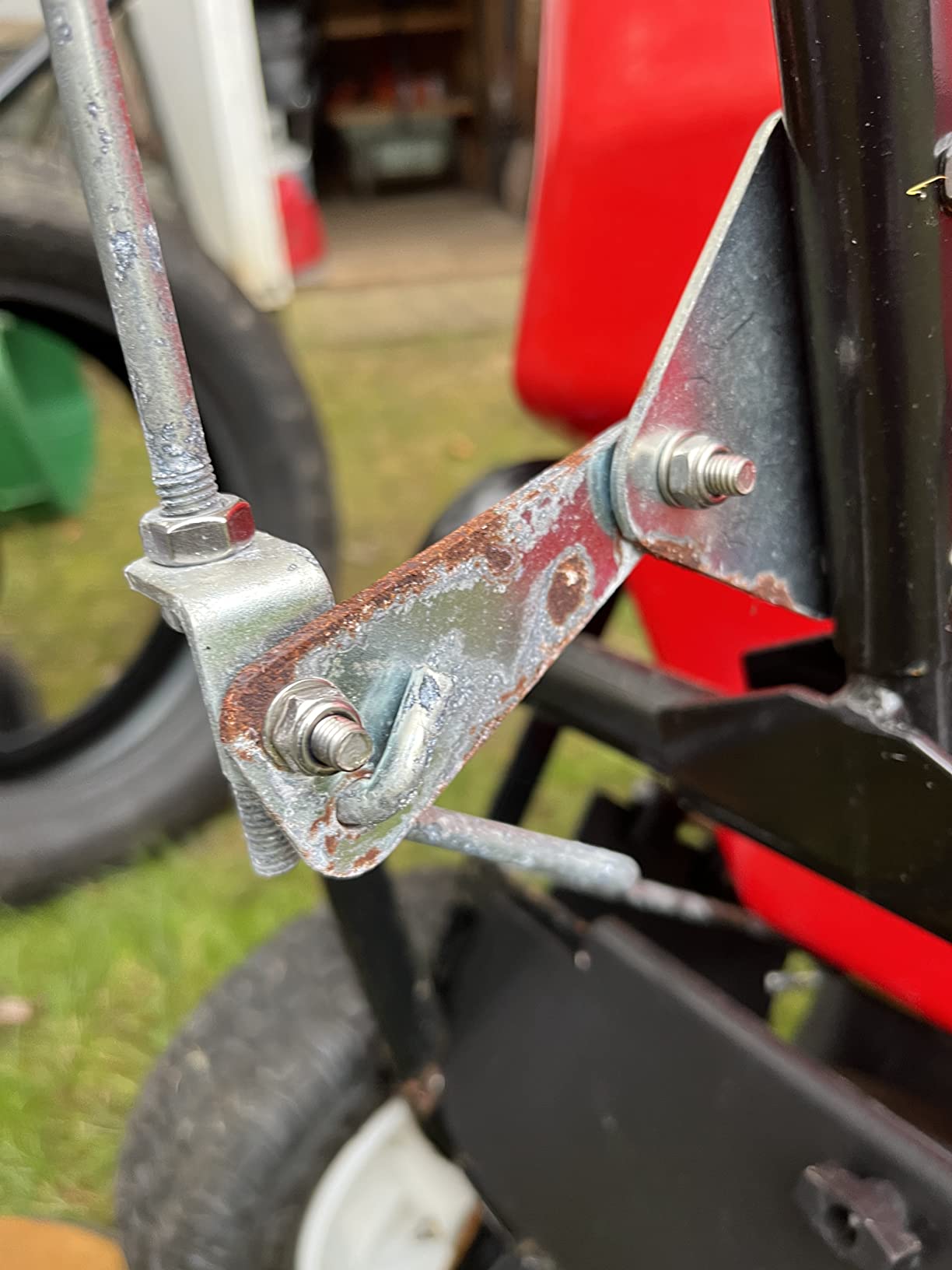 Buyers Products 3039632R 100 lb All-Season Walk-Behind Broadcast Spreader customer photo 1