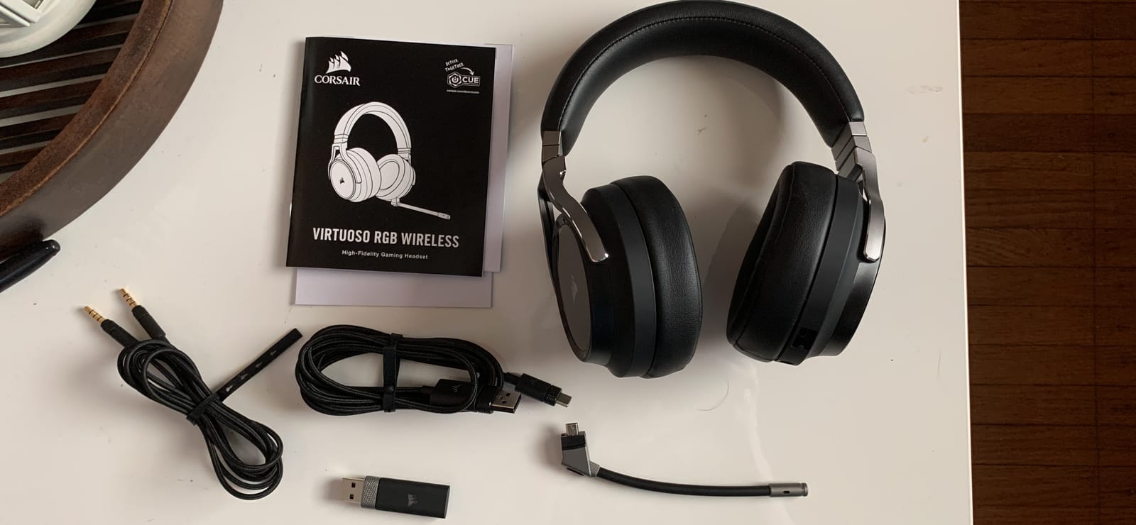 Corsair Virtuoso RGB Wireless Gaming Headset - High-Fidelity 7.1 Surround Sound w/Broadcast Quality Microphone - Memory Foam Earcups - 20 Hour Battery Life - Works with PC, PS5, PS4 – White, Premium customer photo 2