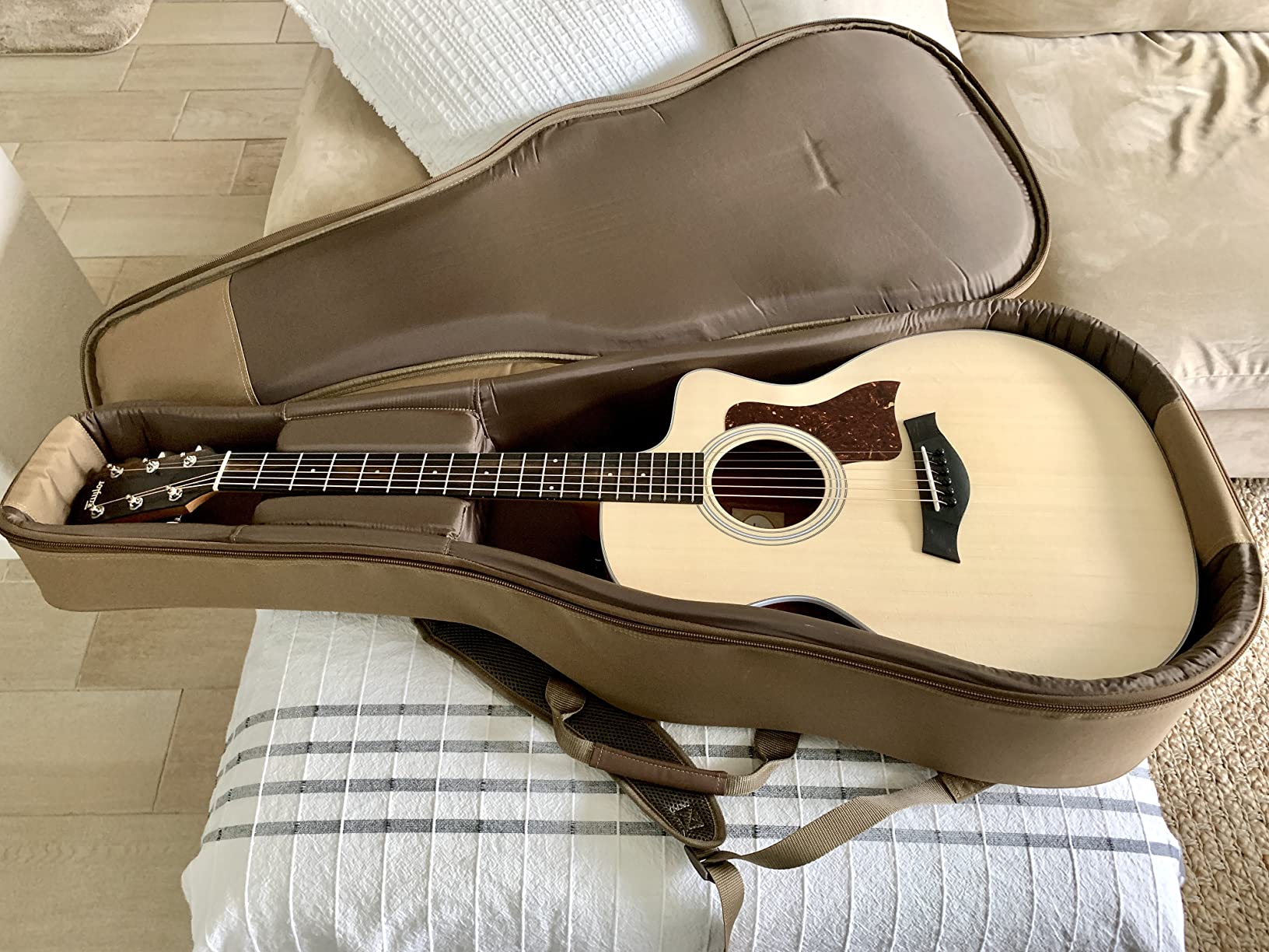 Taylor 214ce-K Acoustic-electric Guitar - Natural customer photo 2
