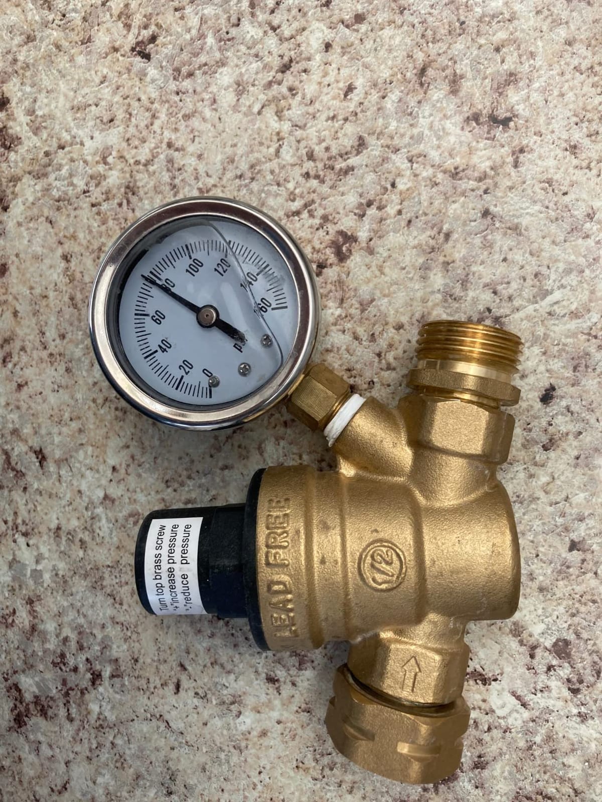 Hourleey Water Pressure Regulator Valve, RV Brass with Gauge and Inlet Screened Filter for Camper Trailer customer photo 2