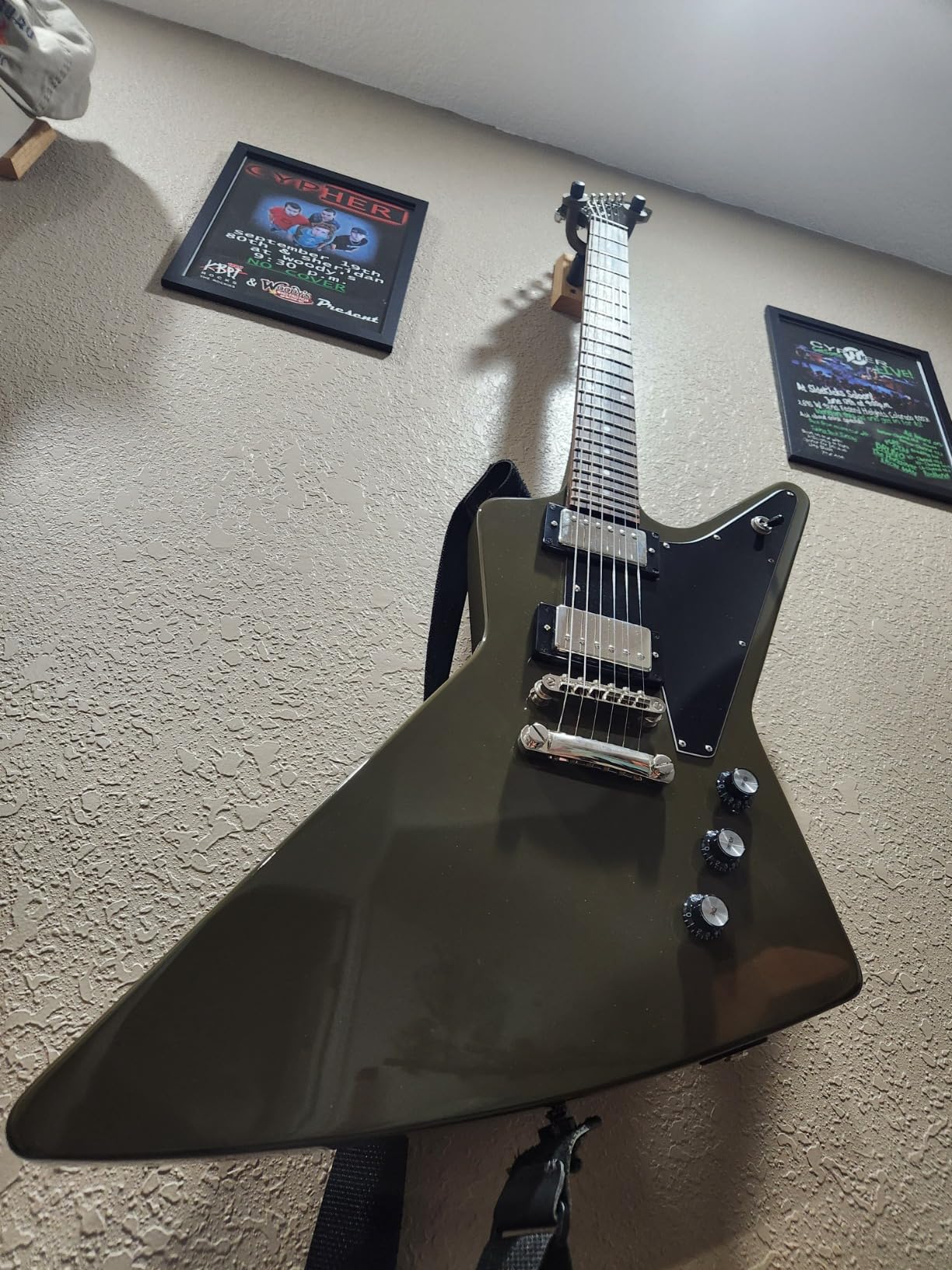 Epiphone Explorer, Ebony customer photo 1