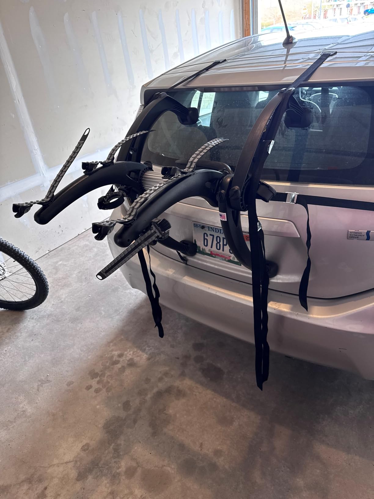 Saris Bones EX 2-Bike Trunk Rack Bicycle Carrier, Durable, Rust-Free, Anti-Sway Straps, Made in USA, Arc-Based Design, 100% Recyclable Materials customer photo 2