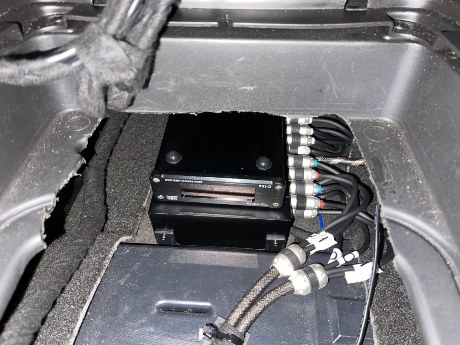 TOPPING D10s USB DAC, XMOS XU208 ES9038Q2M DSD256 PCM 32Bit/384kHz, USB to RCA Coaxial and Optical Outputs, Hi-Res Audio Decoder for Desktop PC/Phone (D10S-Black) customer photo 1