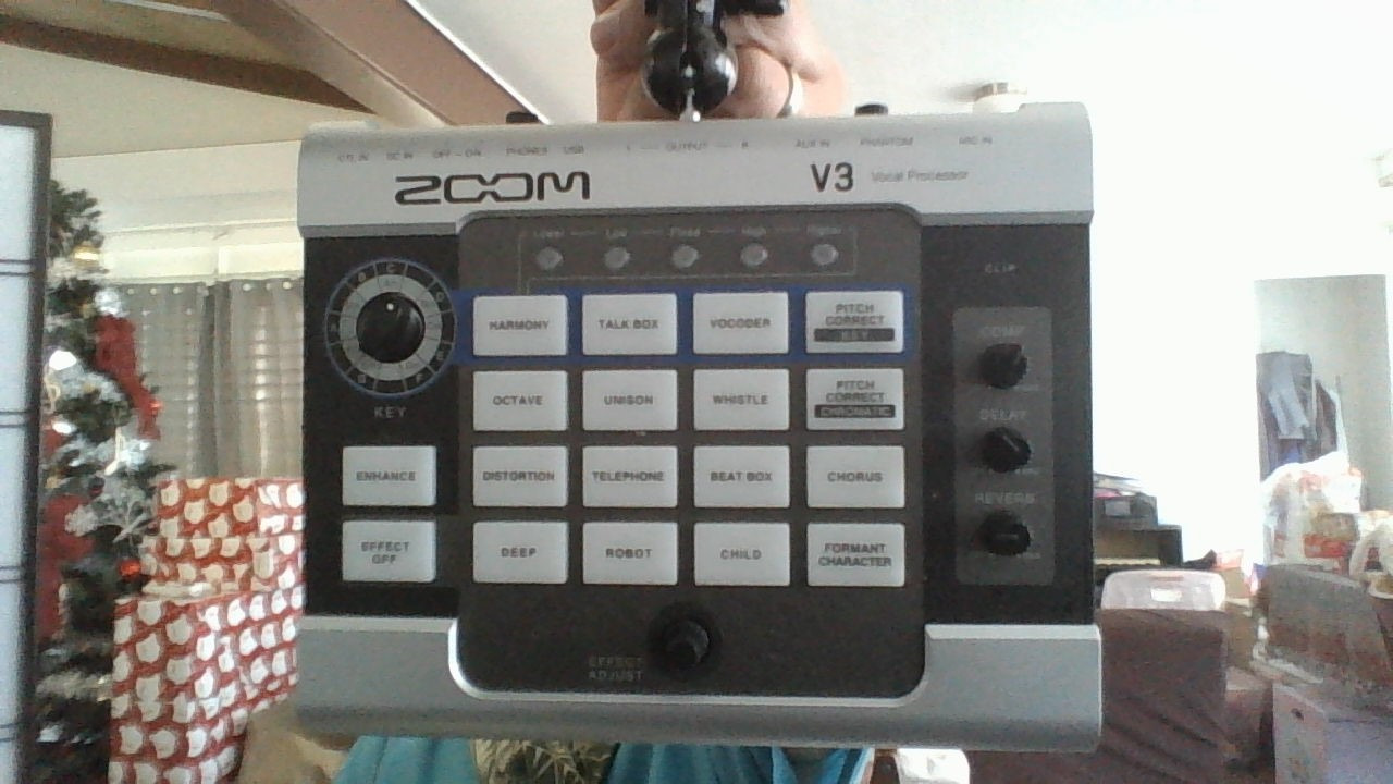 Zoom V3 Vocal Processor for Streaming & Live Performance customer photo 1
