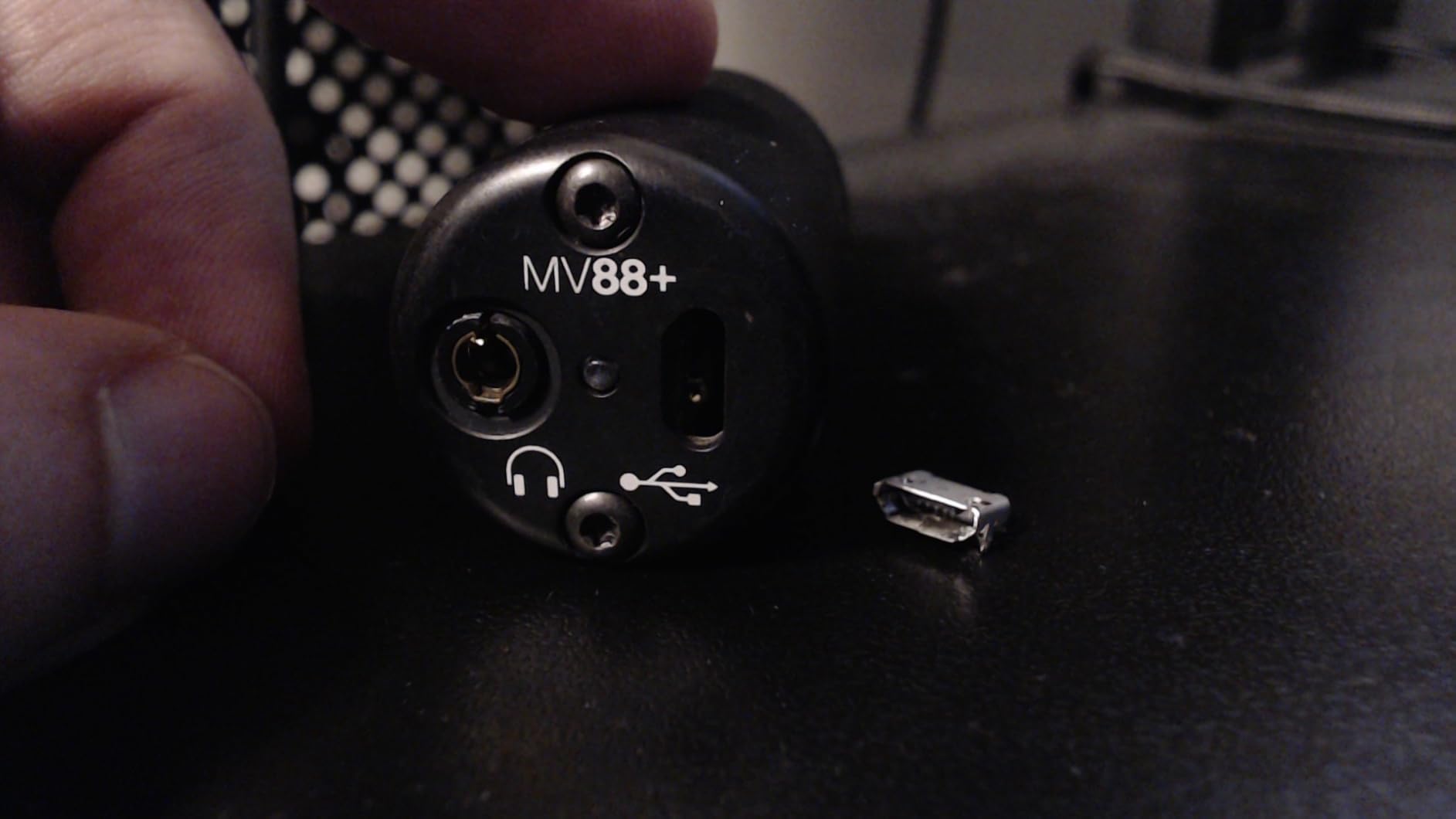 Shure MV88+ USB-C Video Kit Stereo Condenser Microphone customer photo 1