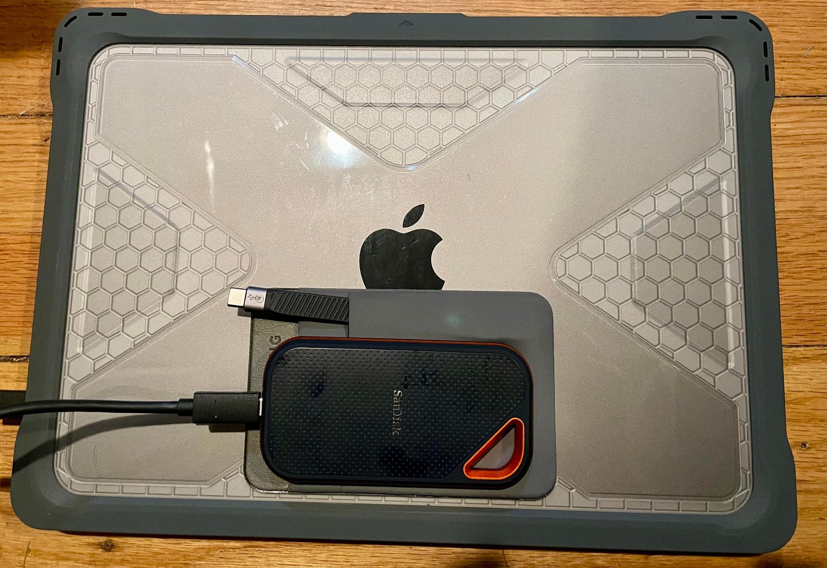 Sandisk 2TB Extreme PRO Portable SSD, Up to 2000MB/s Read Speeds-Old Model customer photo 1