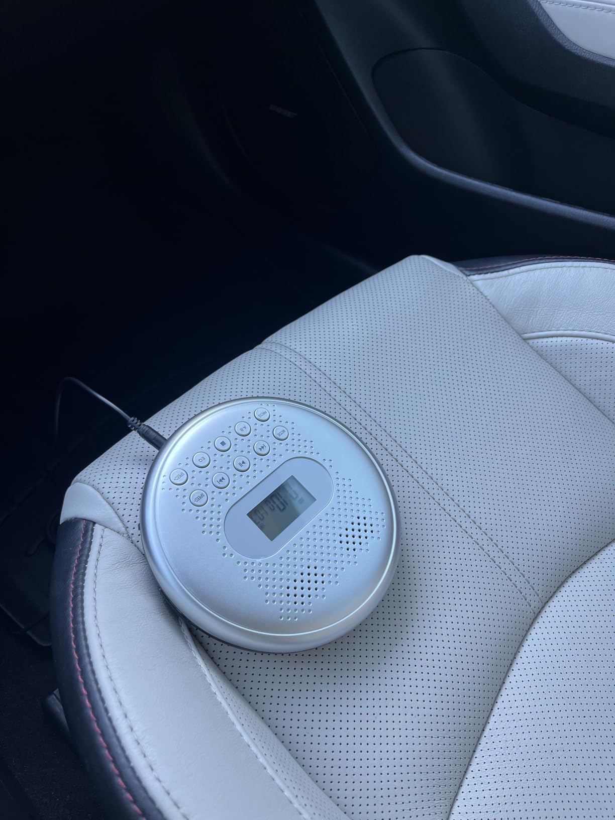 ARAFUNA Portable CD Player with Dual Stereo Speakers, Rechargeable for Car customer photo 1