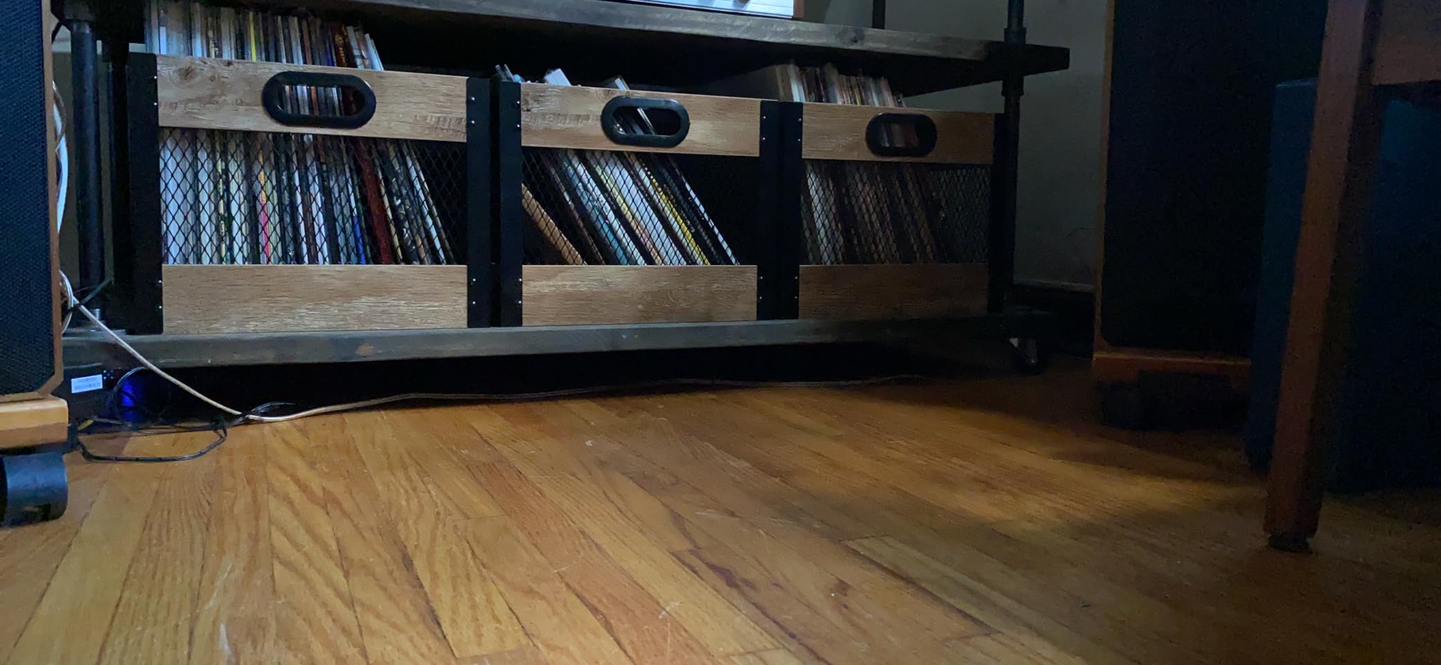 X-cosrack Vinyl Record Storage Crate, Wooden LP Record Organizer, Holds 60–80 Records, Classic Cube Storage for Albums customer photo 1