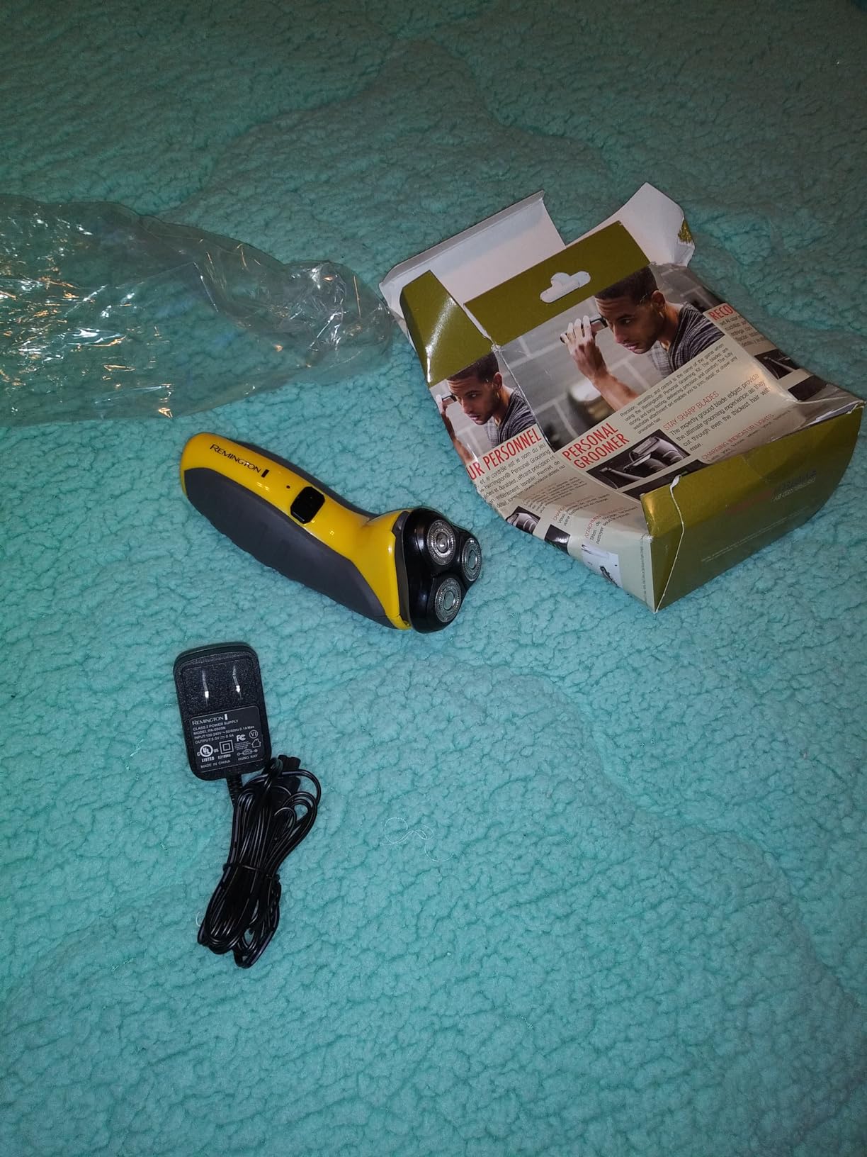 Remington Indestructible Rotary Shaver 5100, Electric Razor, Yellow customer photo 1