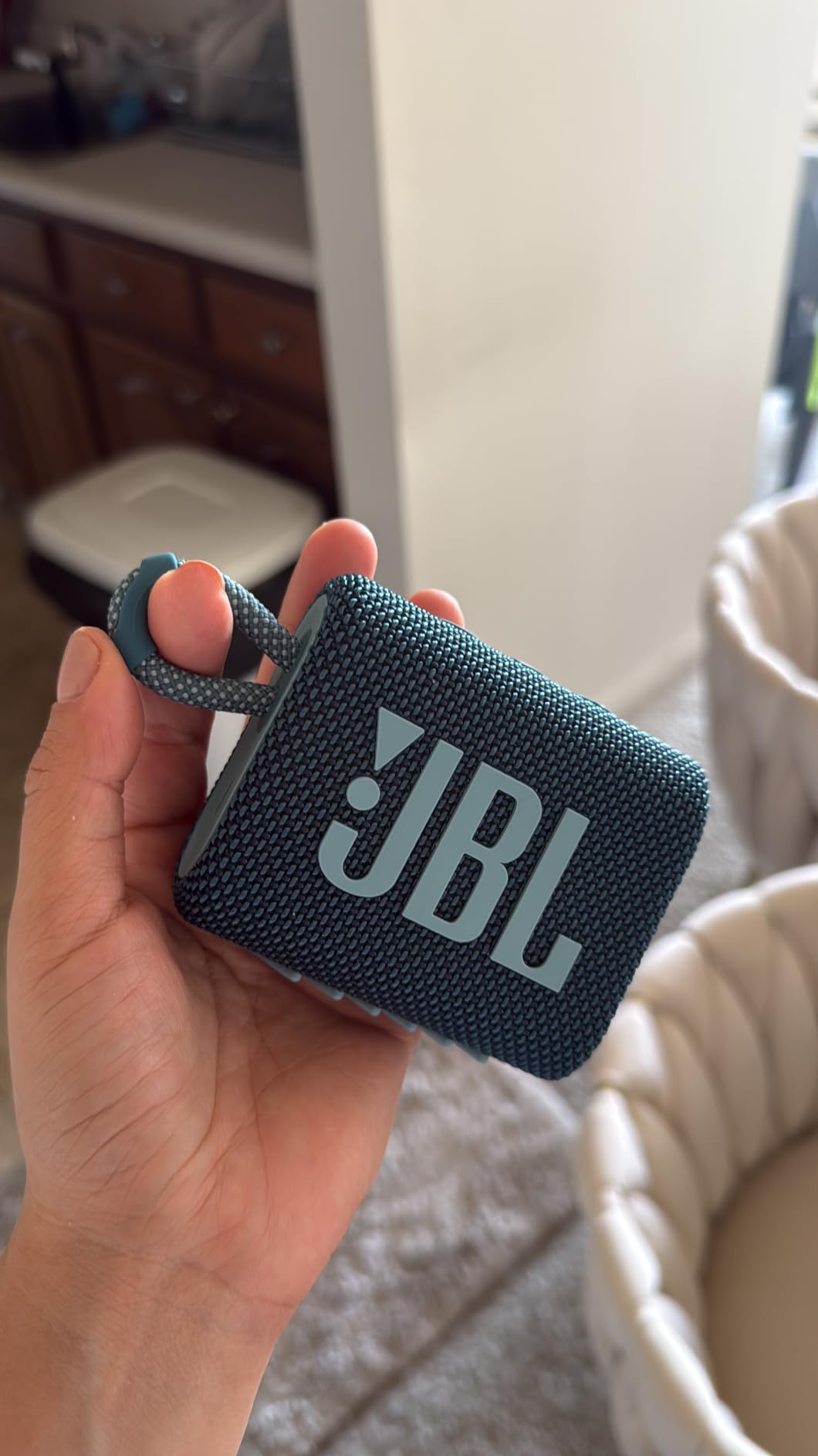 JBL Go 3 - Portable Mini Bluetooth Speaker, big audio and punchy bass, IP67 waterproof and dustproof, 5 hours of playtime, speaker for home, outdoor and travel (Red) customer photo 1