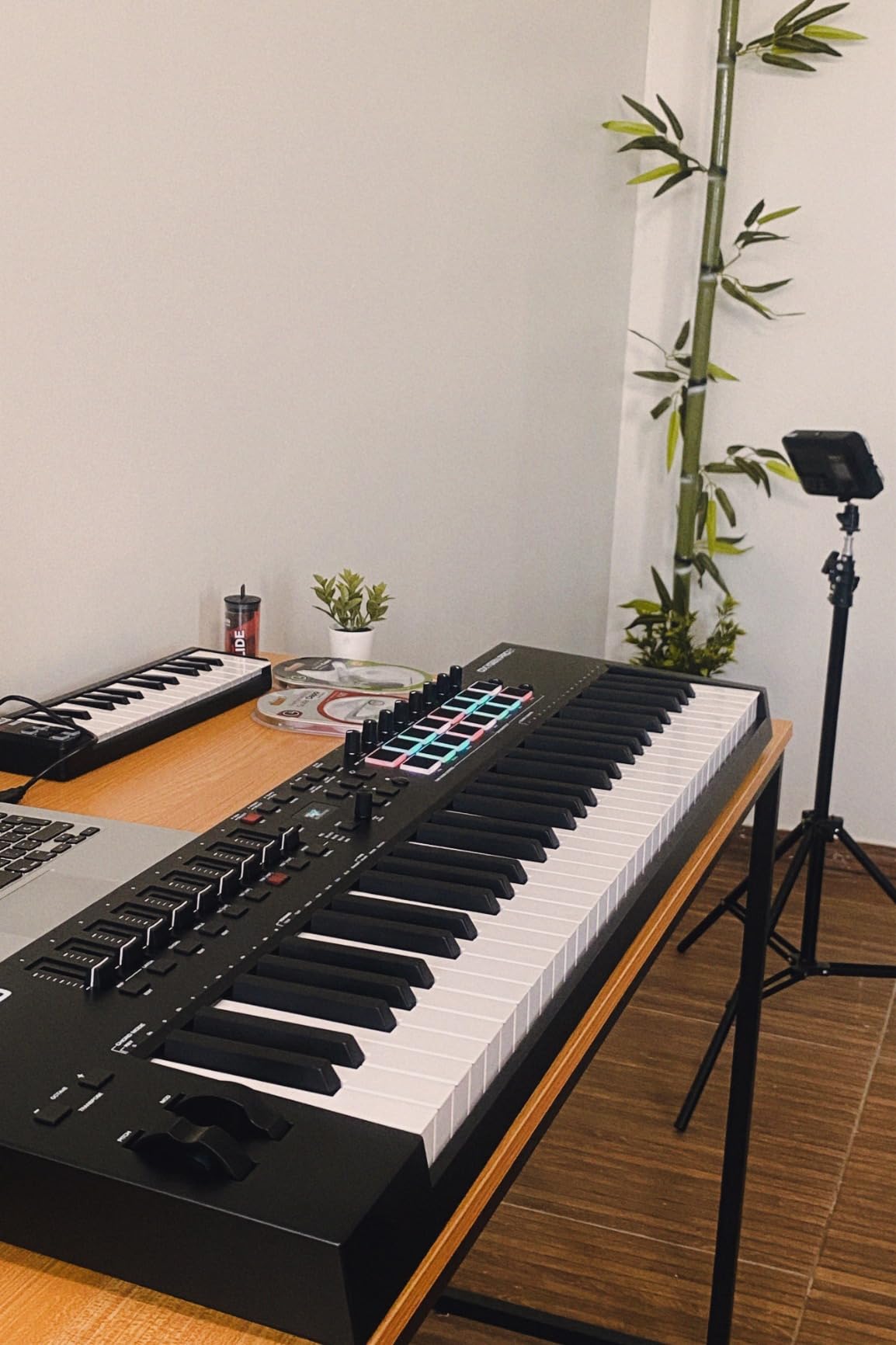M-AUDIO Oxygen Pro 61 USB MIDI Keyboard Controller customer photo 2