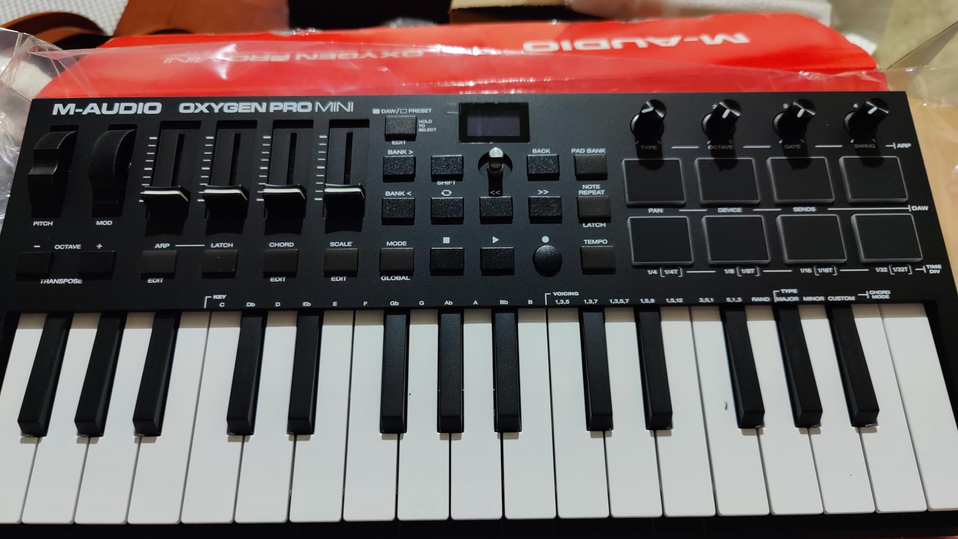M-AUDIO Oxygen Pro Mini 32 USB MIDI Keyboard Controller customer photo 1