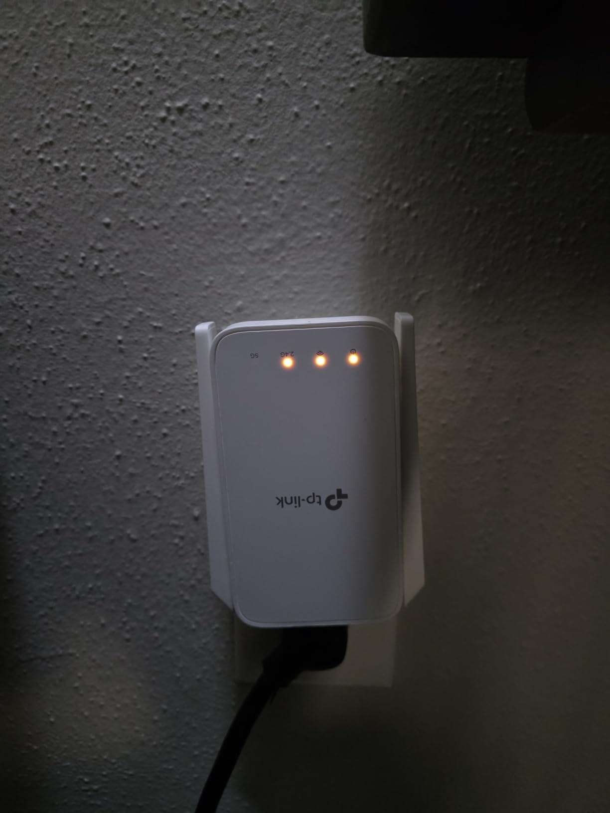 TP-Link AC1200 WiFi Extender Dual Band 5GHz/2.4GHz (RE315) customer photo 1