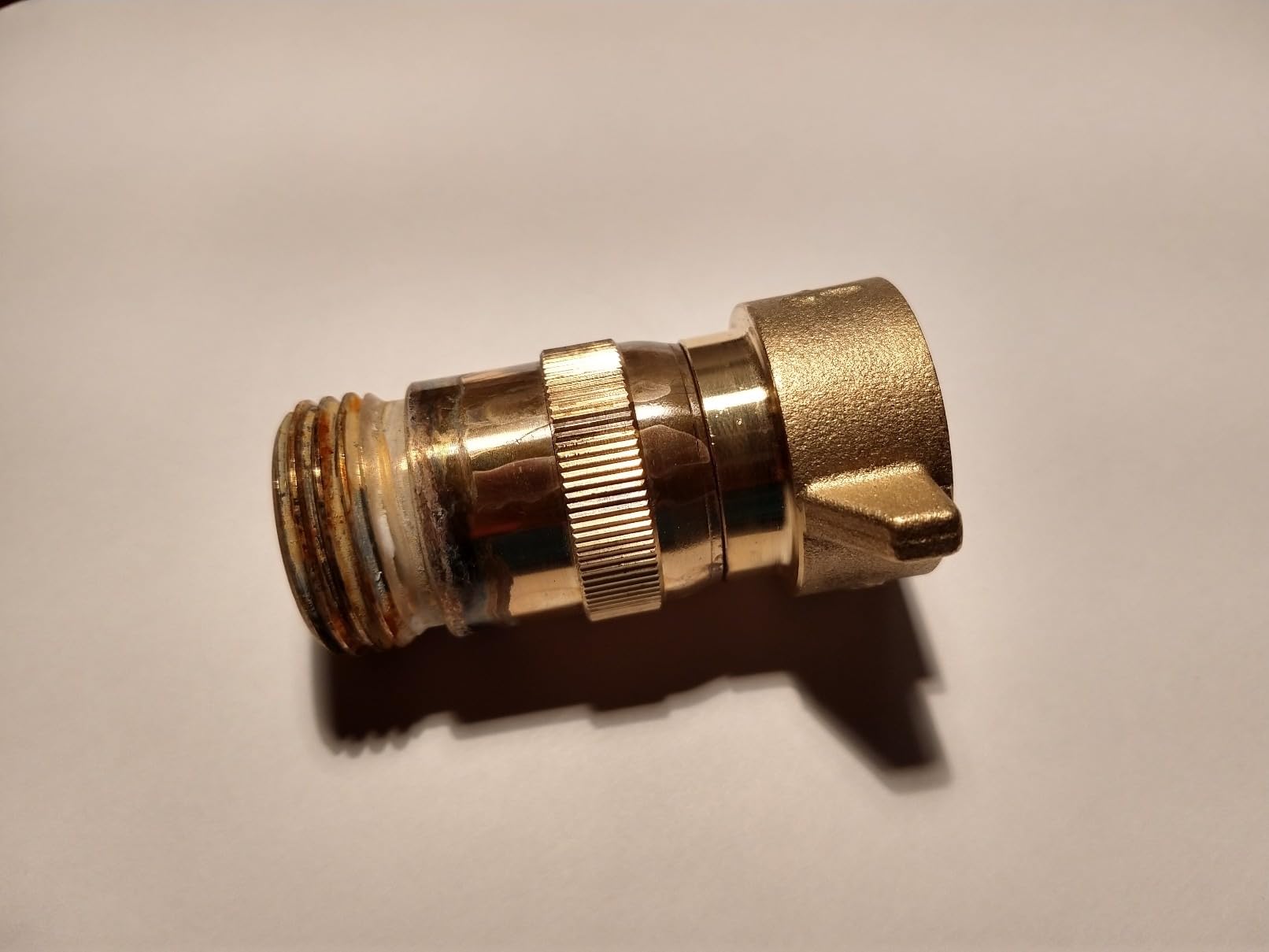 Hourleey Brass RV Water Pressure Regulator, Water Regulator for RV Camper with Filter Screen, Protector for Campers, Travel Trailers, RV Plumbing System, 40-50 PSI customer photo 1