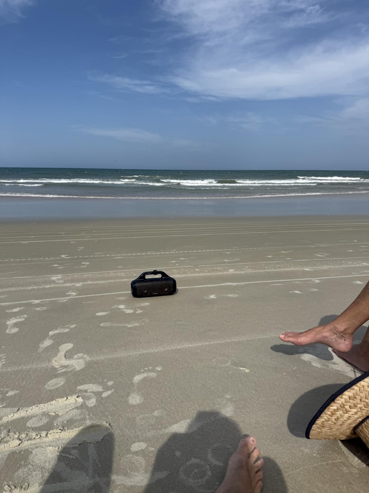 Soundcore Motion Boom Outdoor Speaker with Titanium Drivers, BassUp Technology, IPX7 Waterproof, 24H Playtime, Soundcore App, Built-in Handle, Portable Bluetooth Speaker for Outdoors (Renewed) customer photo 2