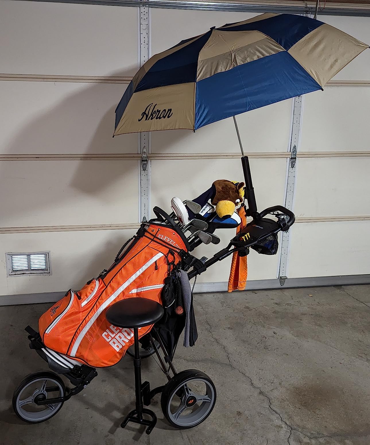 Tangkula Golf Push Pull Cart with Seat, Lightweight Foldable Collapsible 3 Wheels Push Cart, Golf Trolley with Foot Brake, Adjustable Umbrella Holder & Seat, 4 Height Position Handle customer photo 2
