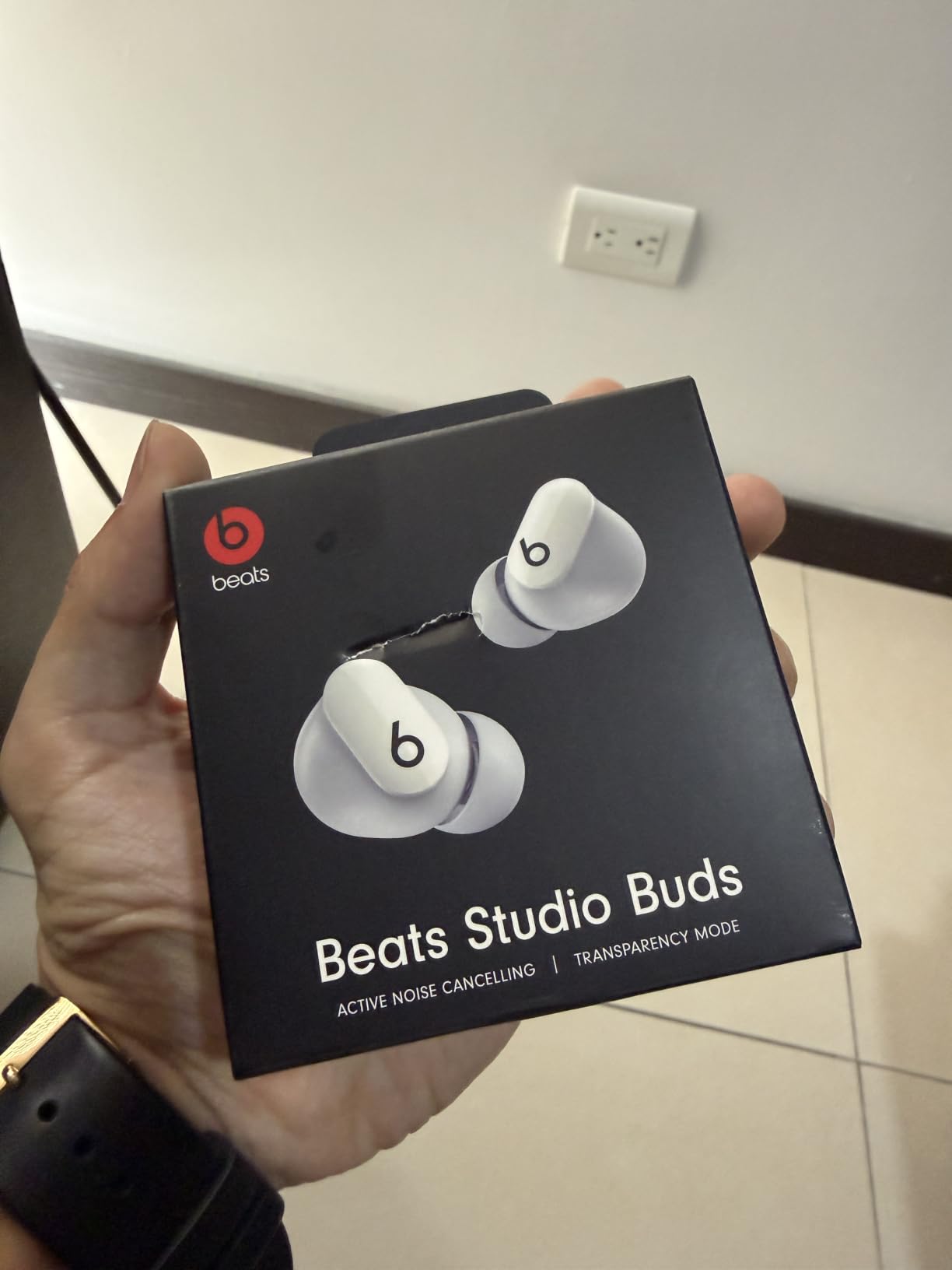 Beats Studio Buds - True Wireless Noise Cancelling Earbuds - Compatible with Apple & Android, Built-in Microphone, IPX4 Rating, Sweat Resistant Earphones, Class 1 Bluetooth Headphones - Black customer photo 2