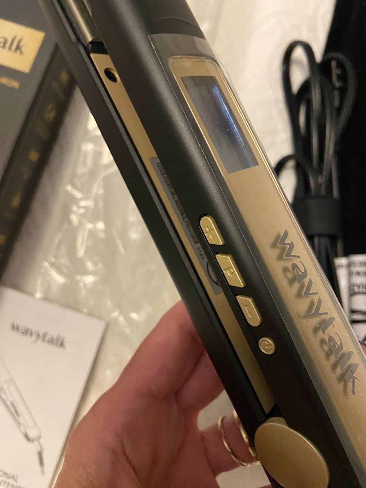 Wavytalk Hair Straightener, 100% Pure Titanium Flat Iron Hair Straightener Dual Voltage Creates Silky Hair Instantly, 1 Inch Flat Iron 170℉-450℉ customer photo 2