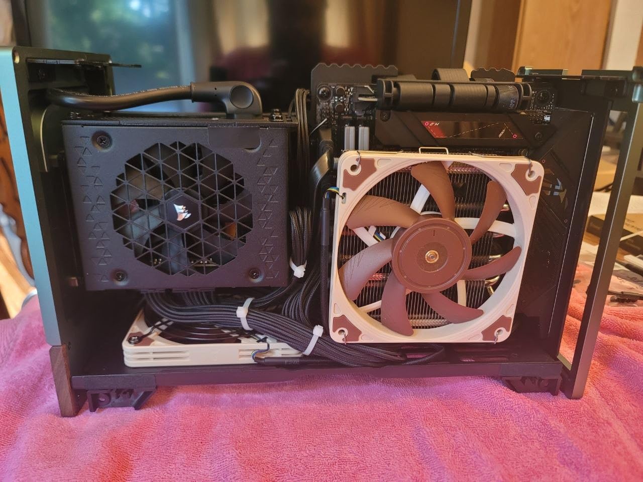 Fractal Design Terra Jade - Wood Walnut Front Panel - Small Form Factor - Mini ITX Gaming case – PCIe 4.0 Riser Cable – USB Type-C - Anodized Aluminum Panels customer photo 1
