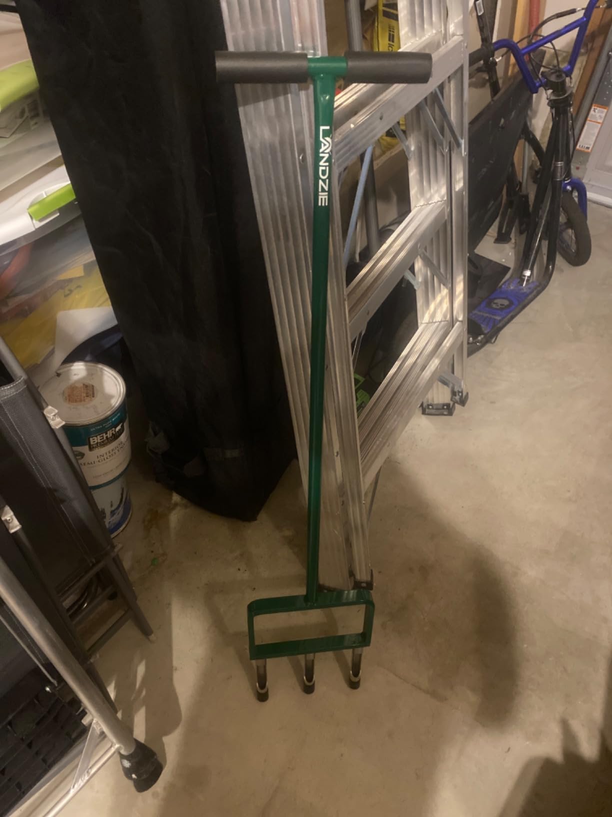 Landzie - Lawn Aerator Tool 42