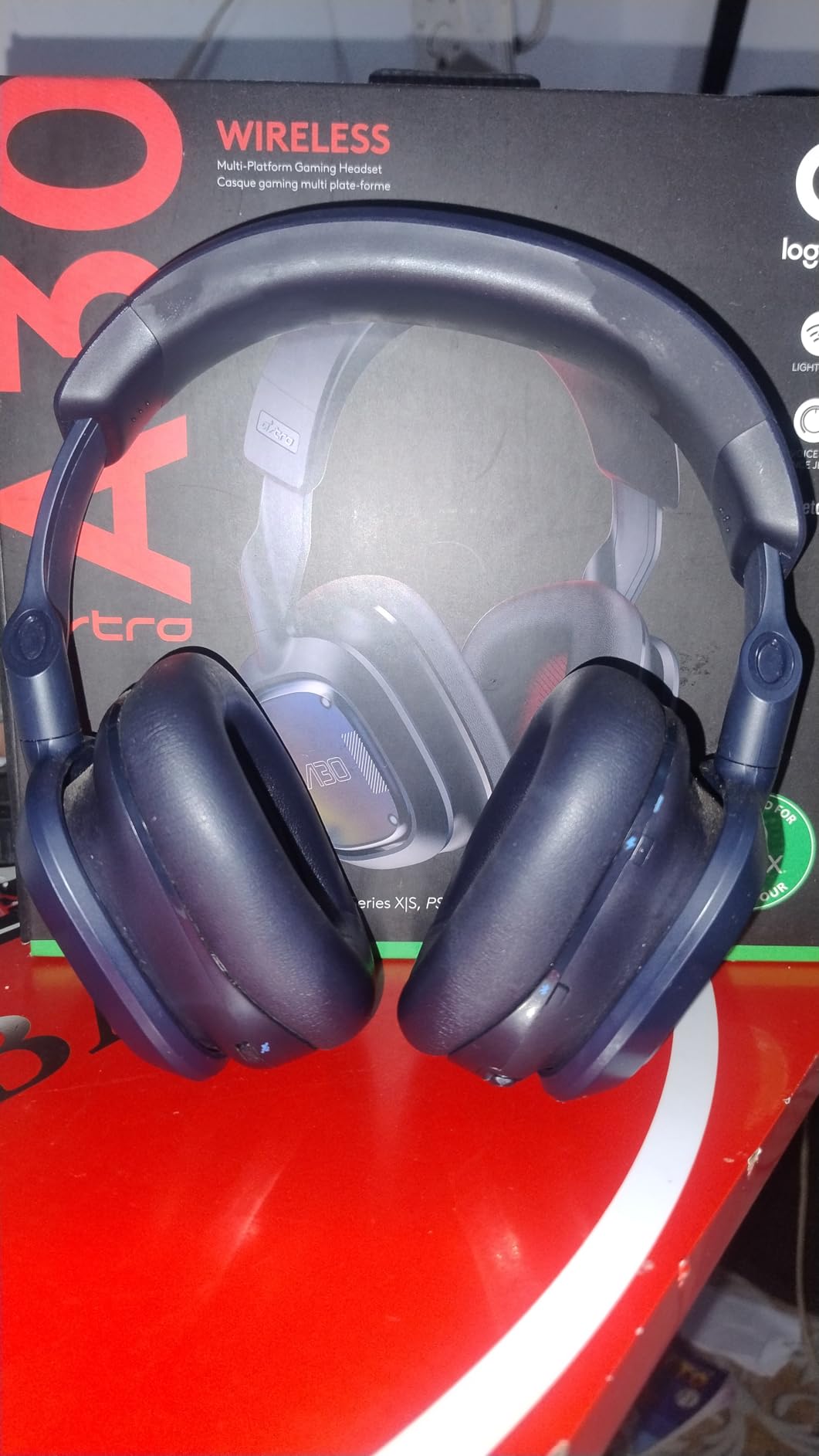 Logitech G Astro A30 Lightspeed Wireless Gaming Headset, Xbox - Blue customer photo 2