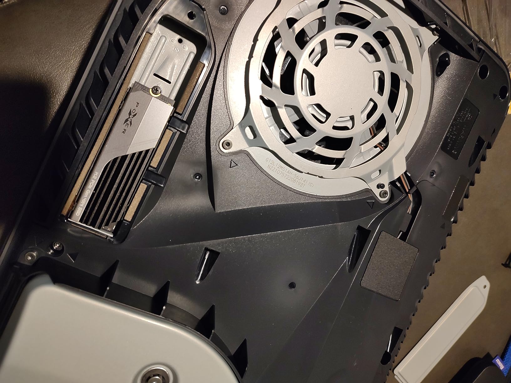 Silicon Power 4TB XS70 Nvme PCIe Gen4 M.2 2280 SSD R/W Up to 7,200/6,800 MB/s, DRAM Cache, with Built-in PS5 Heatsink, Compatible with PlayStation 5 (SP04KGBP44XS7005) customer photo 1