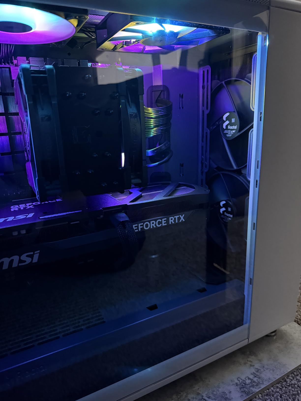 Fractal Design North - Genuine Walnut Wood Front - Mesh Side Panels - Two 140mm Aspect PWM Fans Included - Type C USB - ATX Airflow Mid Tower PC Gaming Case,Charcoal Black customer photo 1