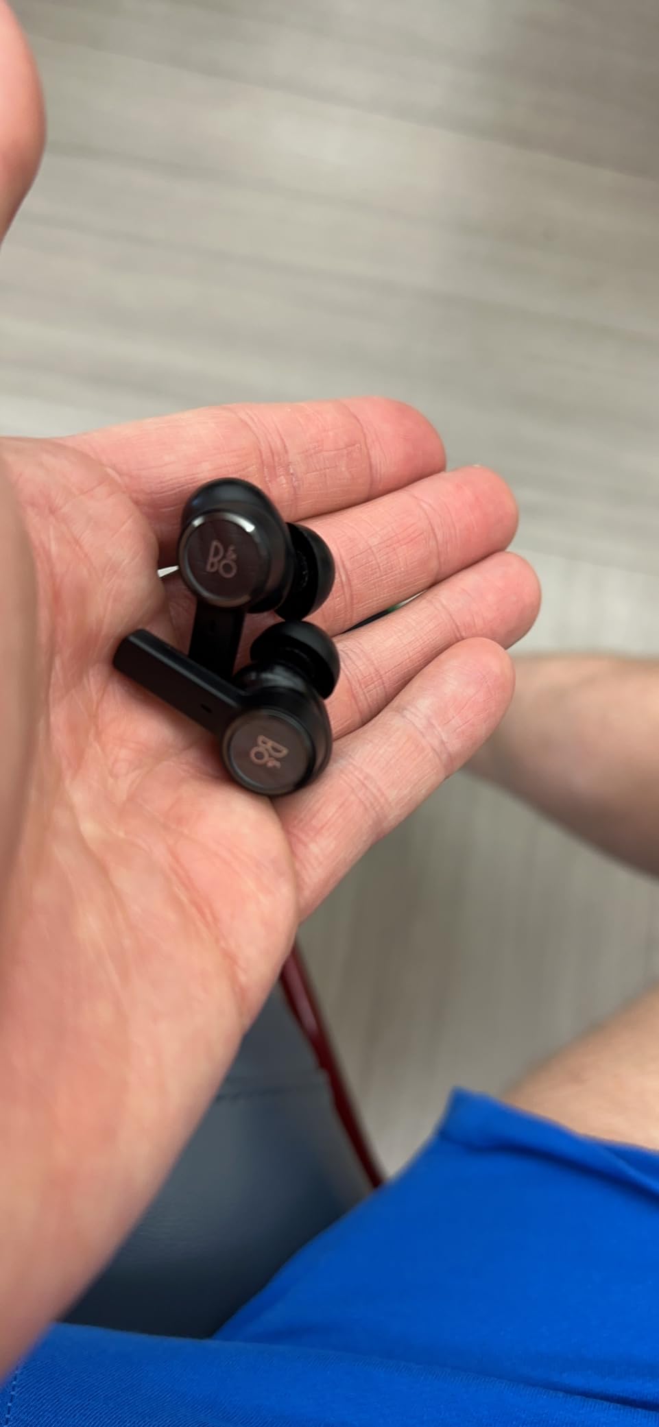 Bang & Olufsen Beoplay EX - Wireless Bluetooth Earphones with Microphone and Active Noise Cancelling, Waterproof, 20 Hours of Playtime customer photo 2