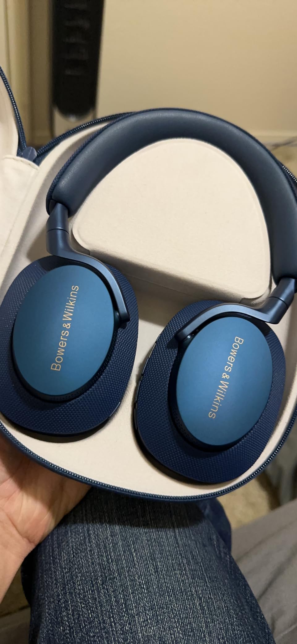 Bowers & Wilkins Px7 S2 Over-Ear Headphones, Black customer photo 1