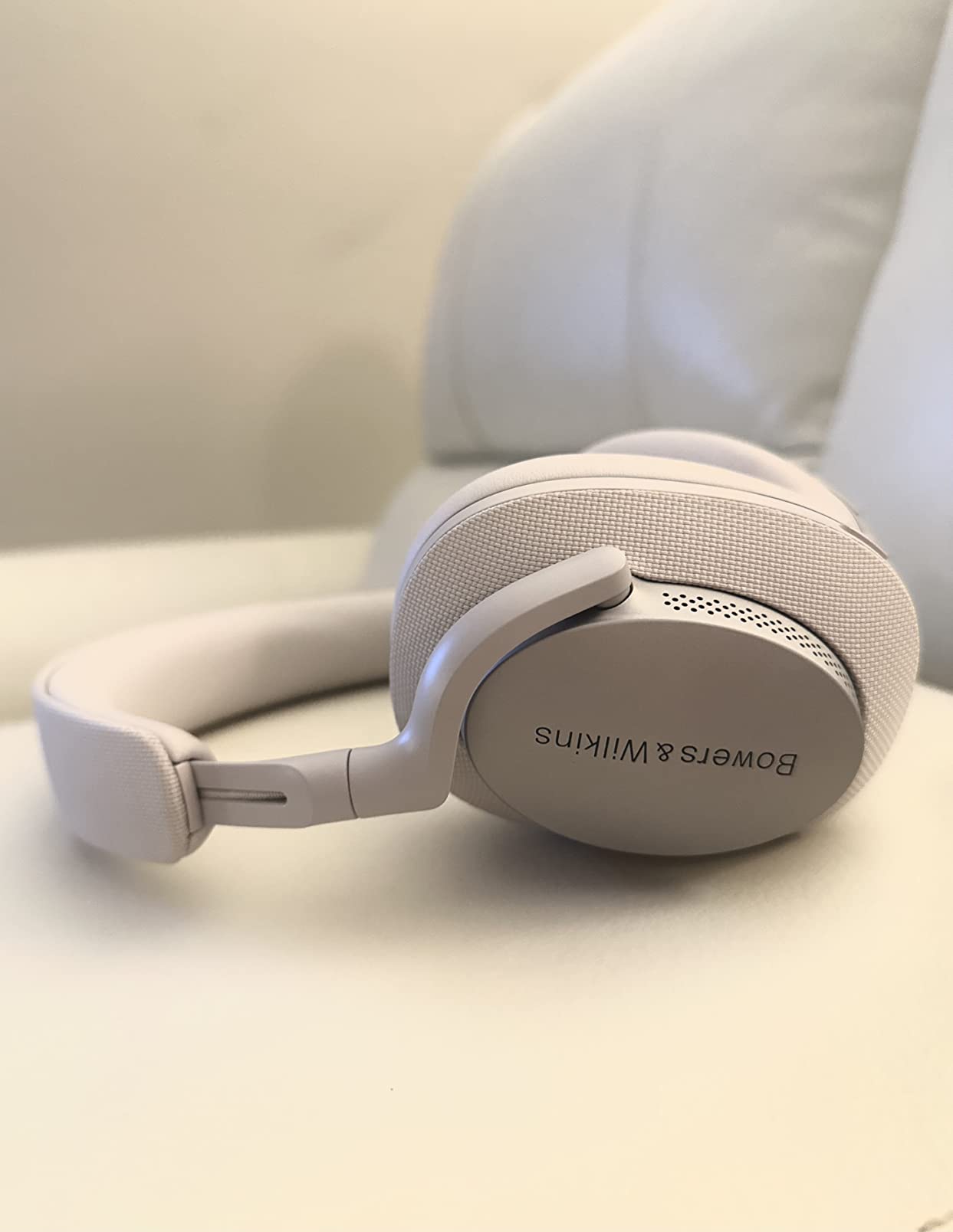 Bowers & Wilkins Px7 S2 Over-Ear Headphones, Black customer photo 2