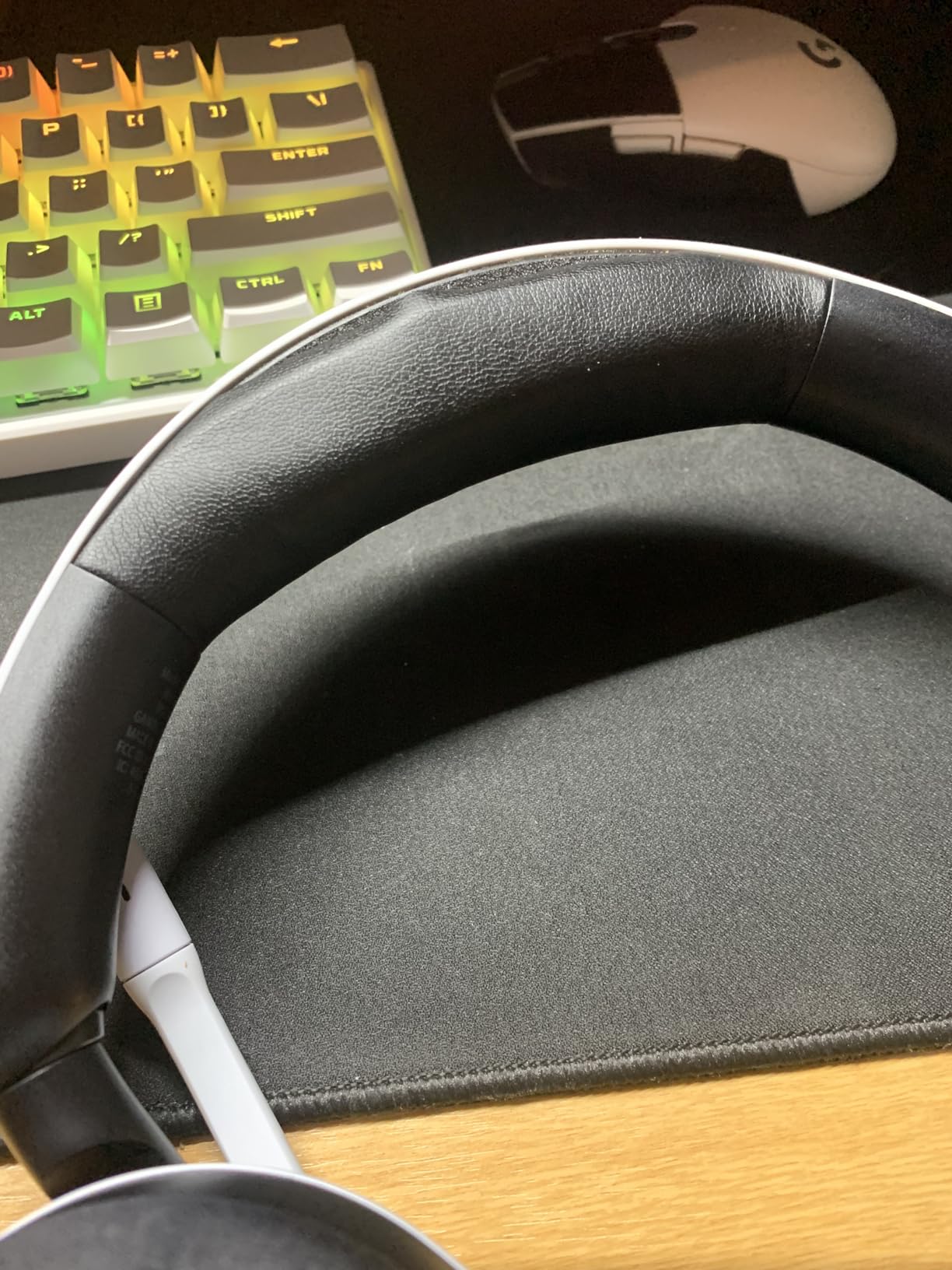 Sony-INZONE H7 Wireless Gaming Headset, Over-ear Headphones with 360 Spatial Sound, WH-G700,White customer photo 2