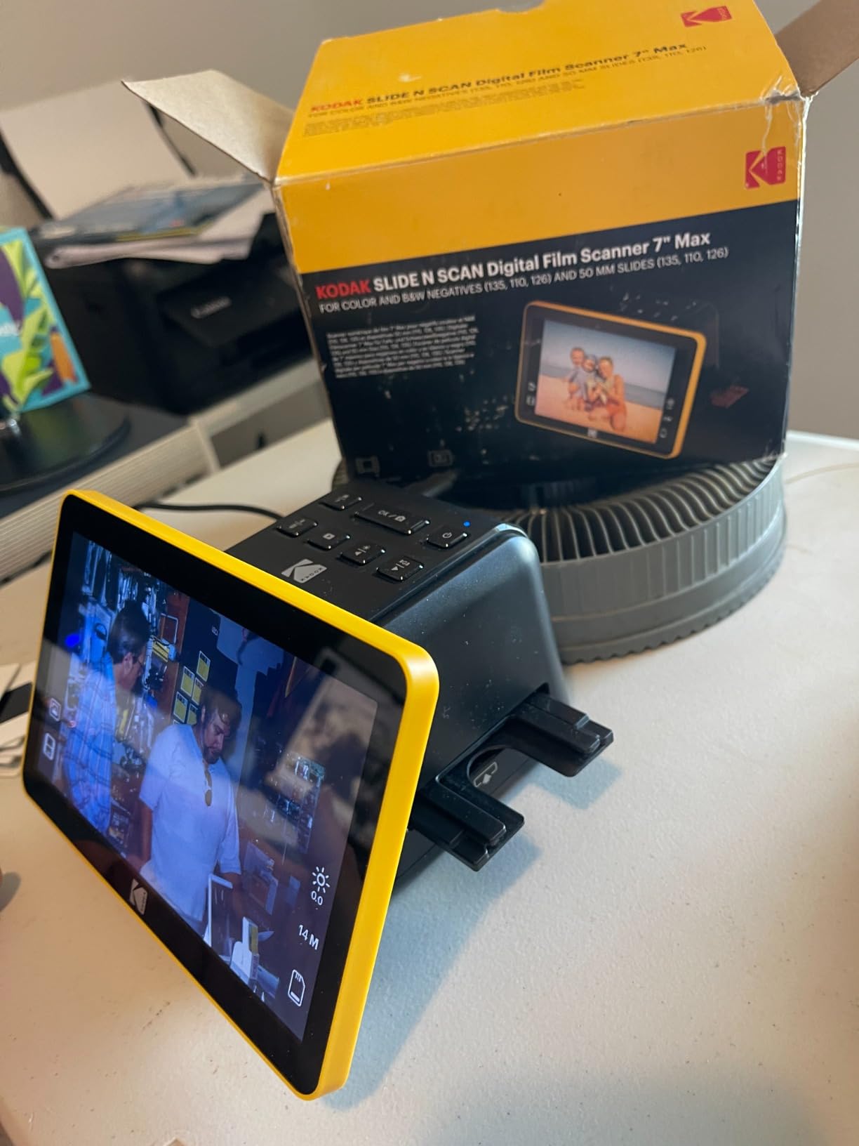 KODAK Slide N Scan Max Film Scanner, Slide Scanner, Black/Yellow customer photo 2