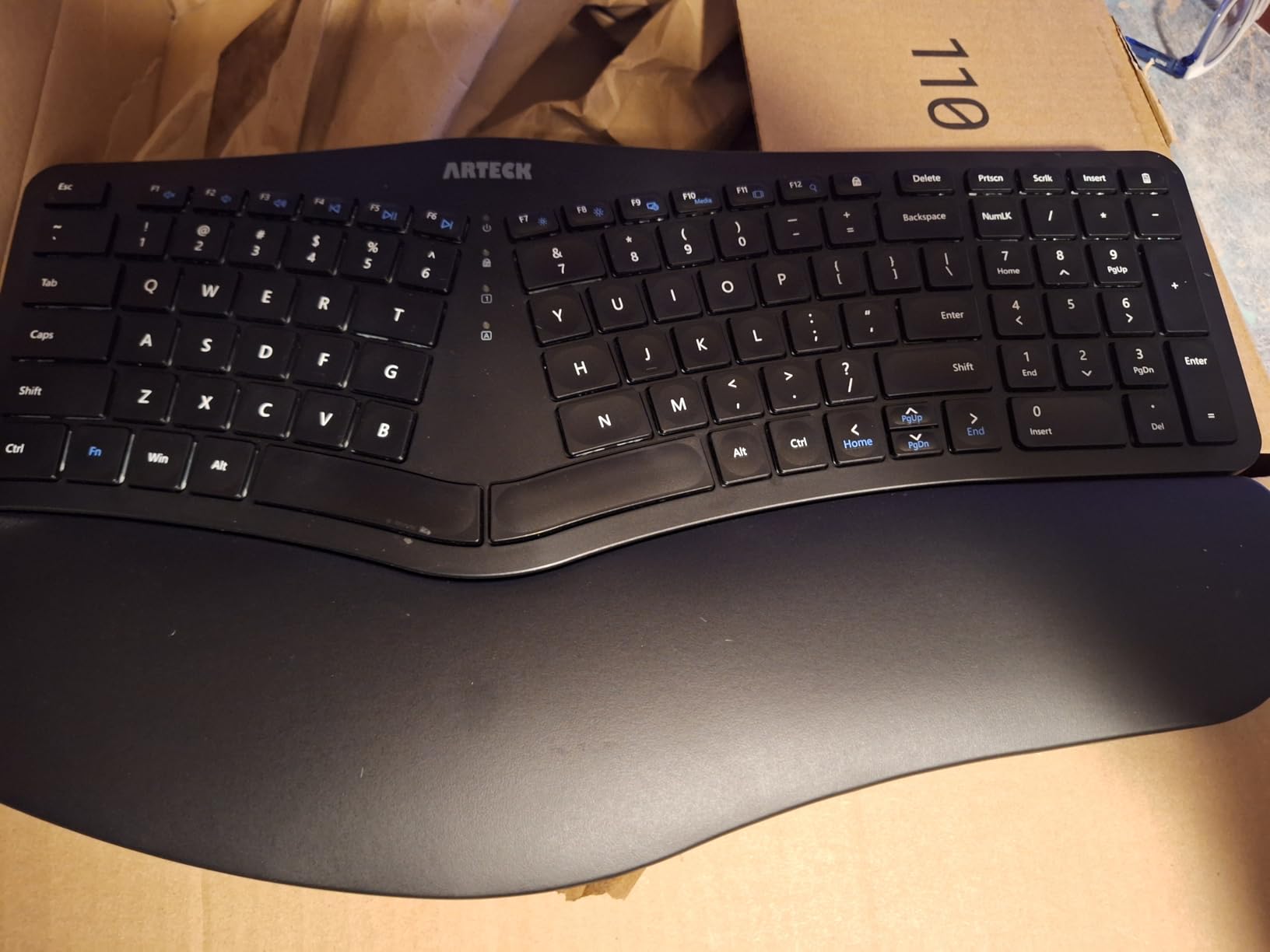 Arteck Split Ergonomic Keyboard with Palm Rest, 2.4G USB Wireless Keyboard customer photo 2