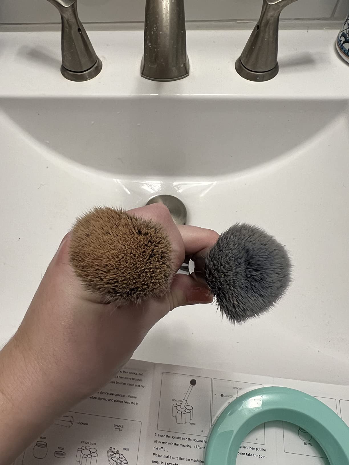 Senbowe Upgraded Makeup Brush Cleaner and Dryer Machine, Electric Cosmetic Automatic Brush Spinner with 8 Size Rubber Collars, Wash and Dry in Seconds, Deep Cosmetic Brush Spinner for All Size Brushes customer photo 1